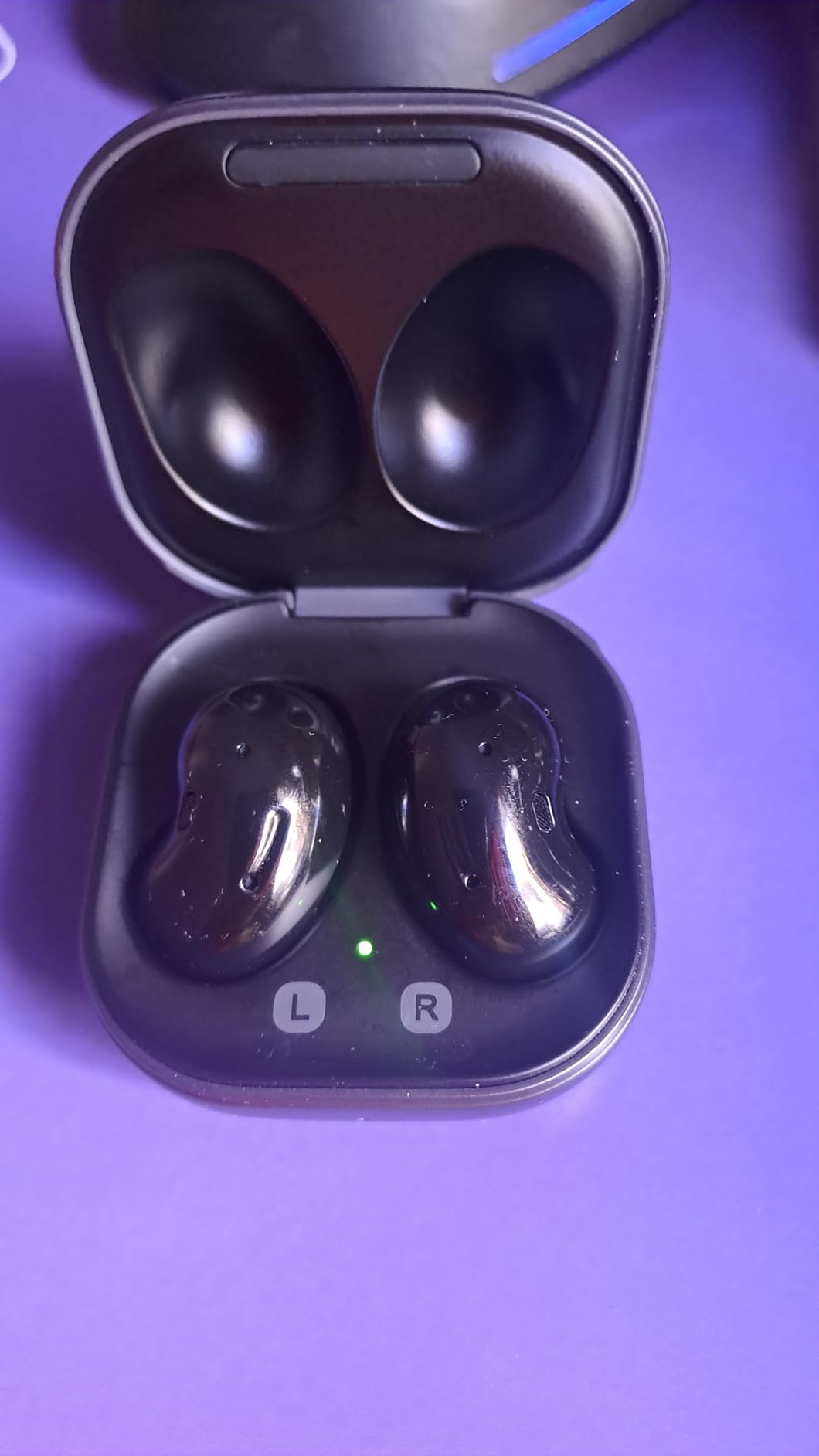 SAMSUNG Galaxy Buds Live, Wireless Earbuds w/Active Noise Cancelling - Onyx customer photo 2