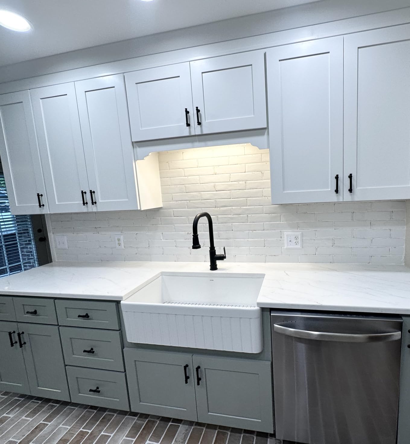 White Farmhouse Sink 33 inch, Fireclay Apron Front Farm Kitchen Sink, Single Bowl Deep Drop-in Undermount Reversible Sinks with Grid & Strainer customer photo 1