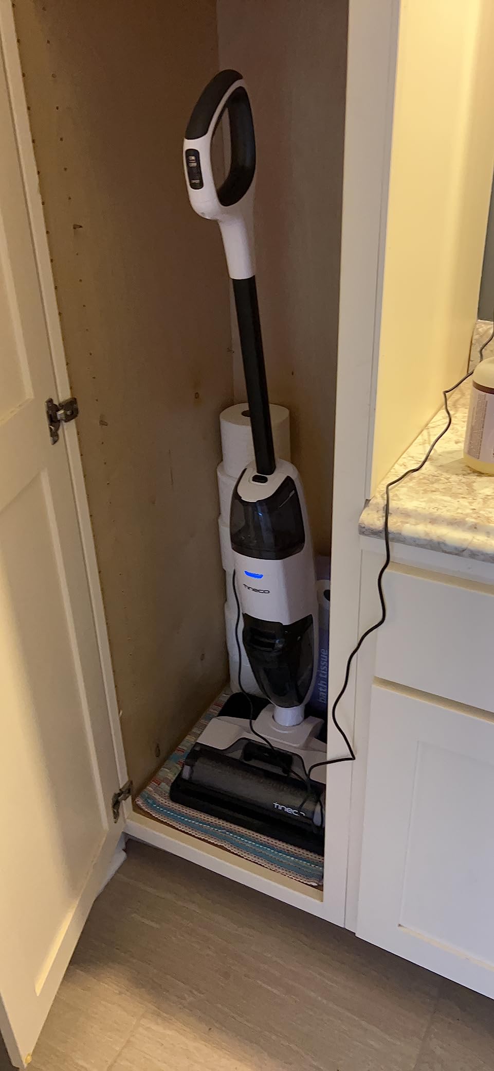 iFLOOR 2 Complete Cordless Wet Dry Vacuum Floor Cleaner and Mop, One-Step Cleaning for Hard Floors, Great for Sticky Messes and Pet Hair customer photo 1