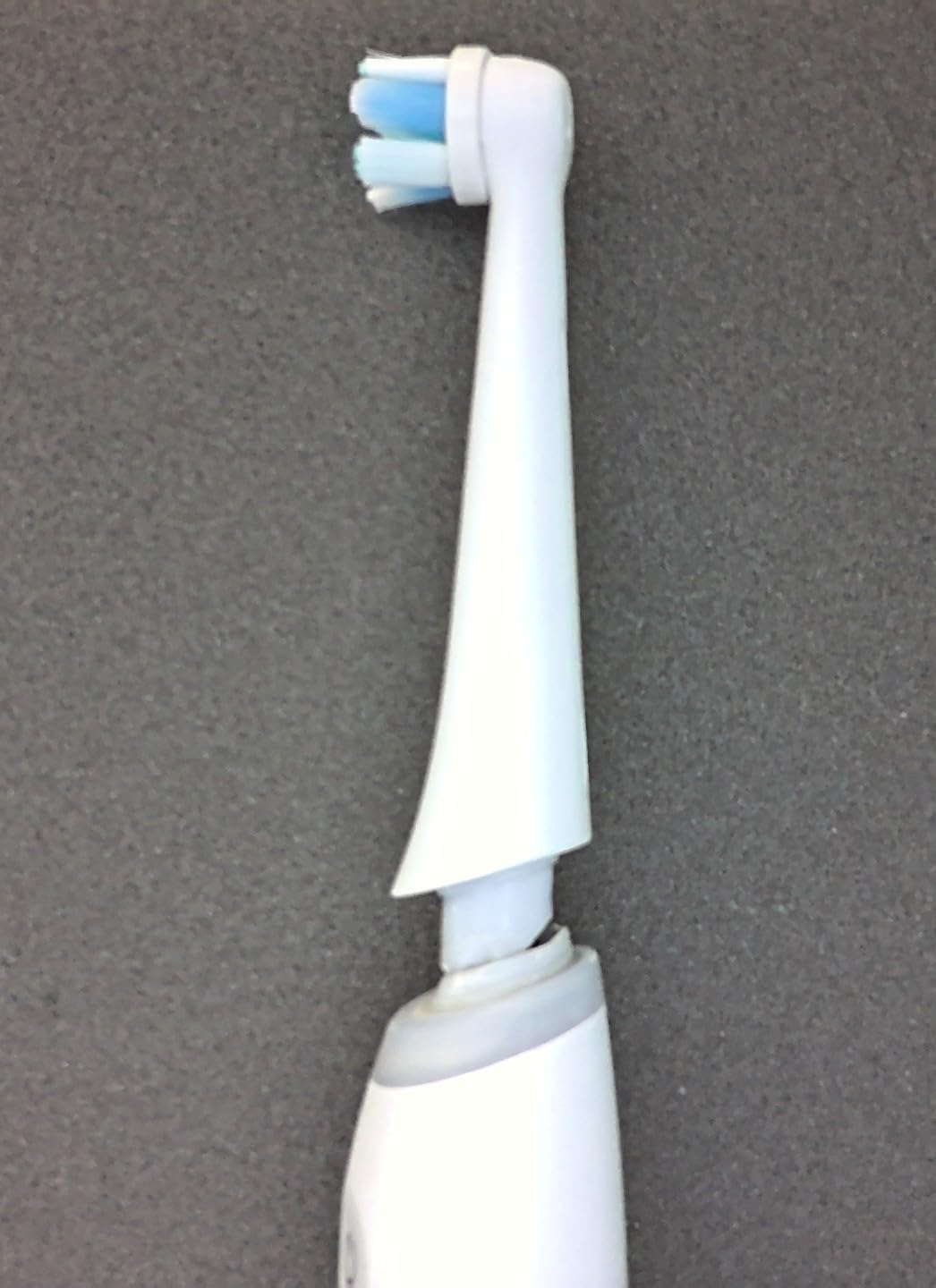 Oral-B iO3 Clean & Protect Rechargeable Electric Toothbrush, 3 Cleaning Modes, White customer photo 2