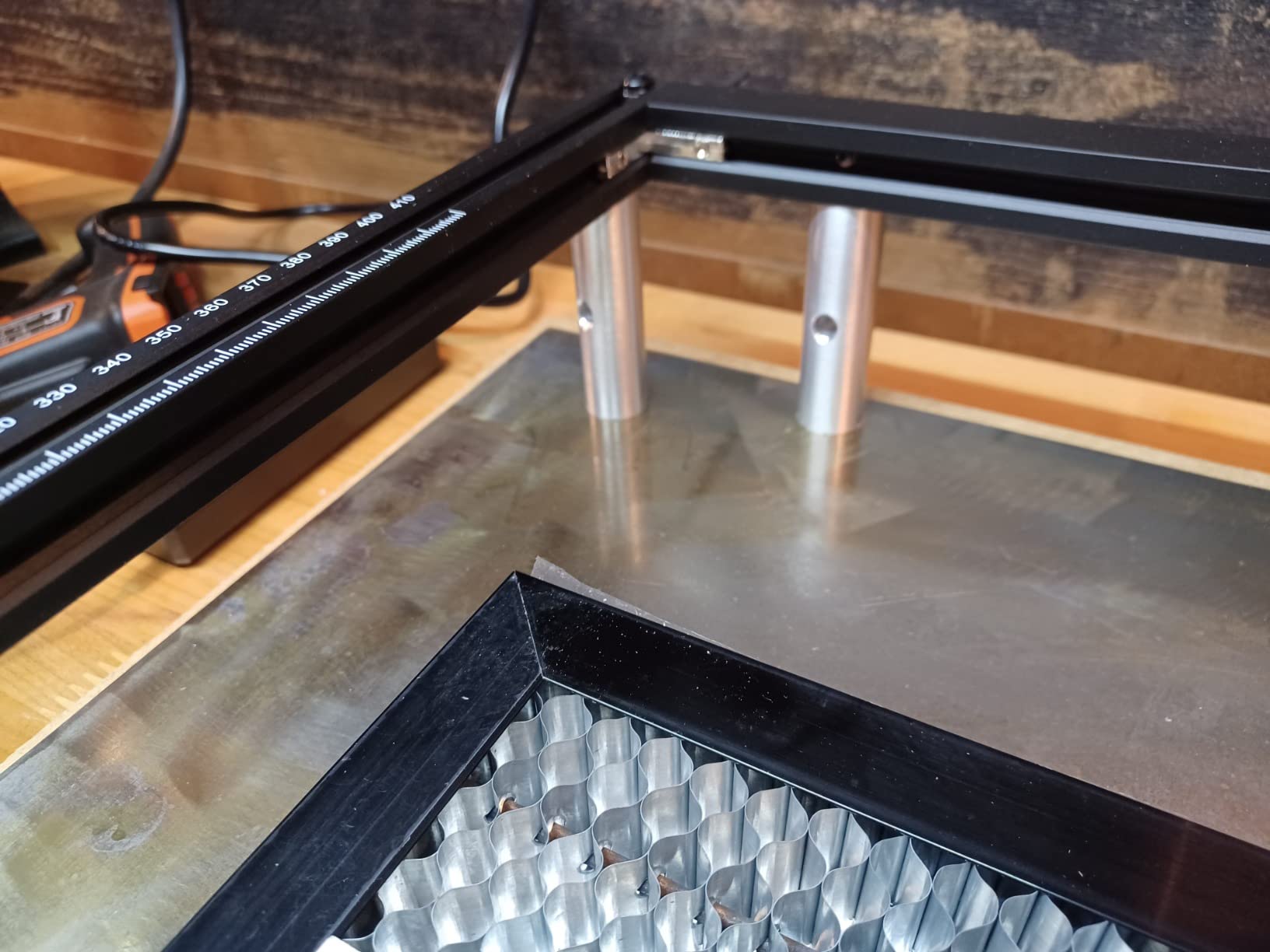 LONGER RAY5 Laser Engraver, Fully Upgraded with 10W Output, 3.5-inch Color Touchscreen, App-Based Offline Control, Ideal for Engraving Metal, Glass, and Wood. Working Area: 400x400 mm customer photo 2