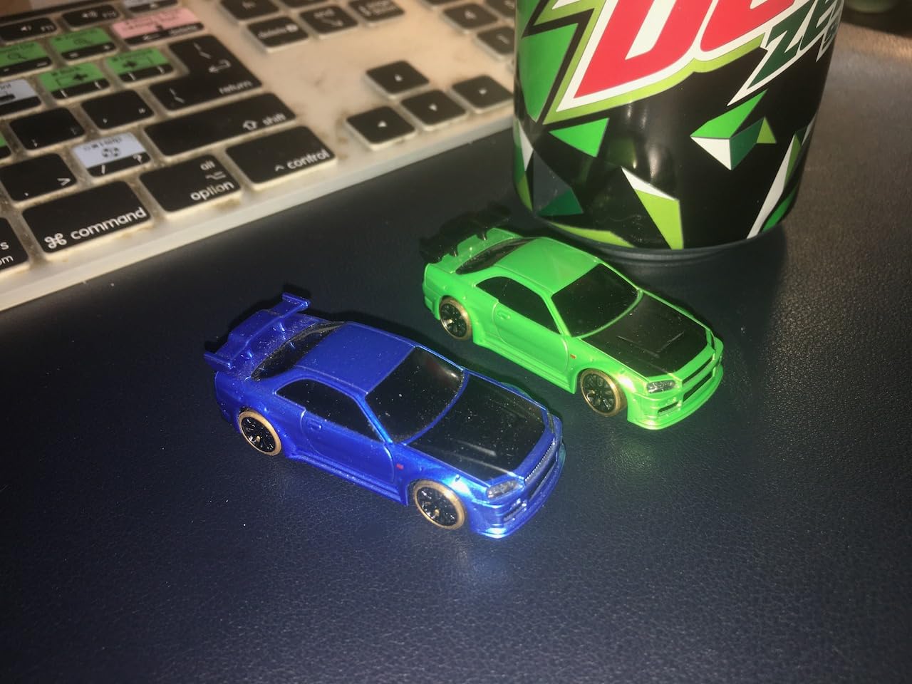 FLYCOLOR Turbo Racing 1:76 Scale Drift RC Car with Gyro Mini Full Proportional RTR 2.4GHZ Remote Control with 2 Replaceable Body Shell (C64-BLUE) customer photo 2