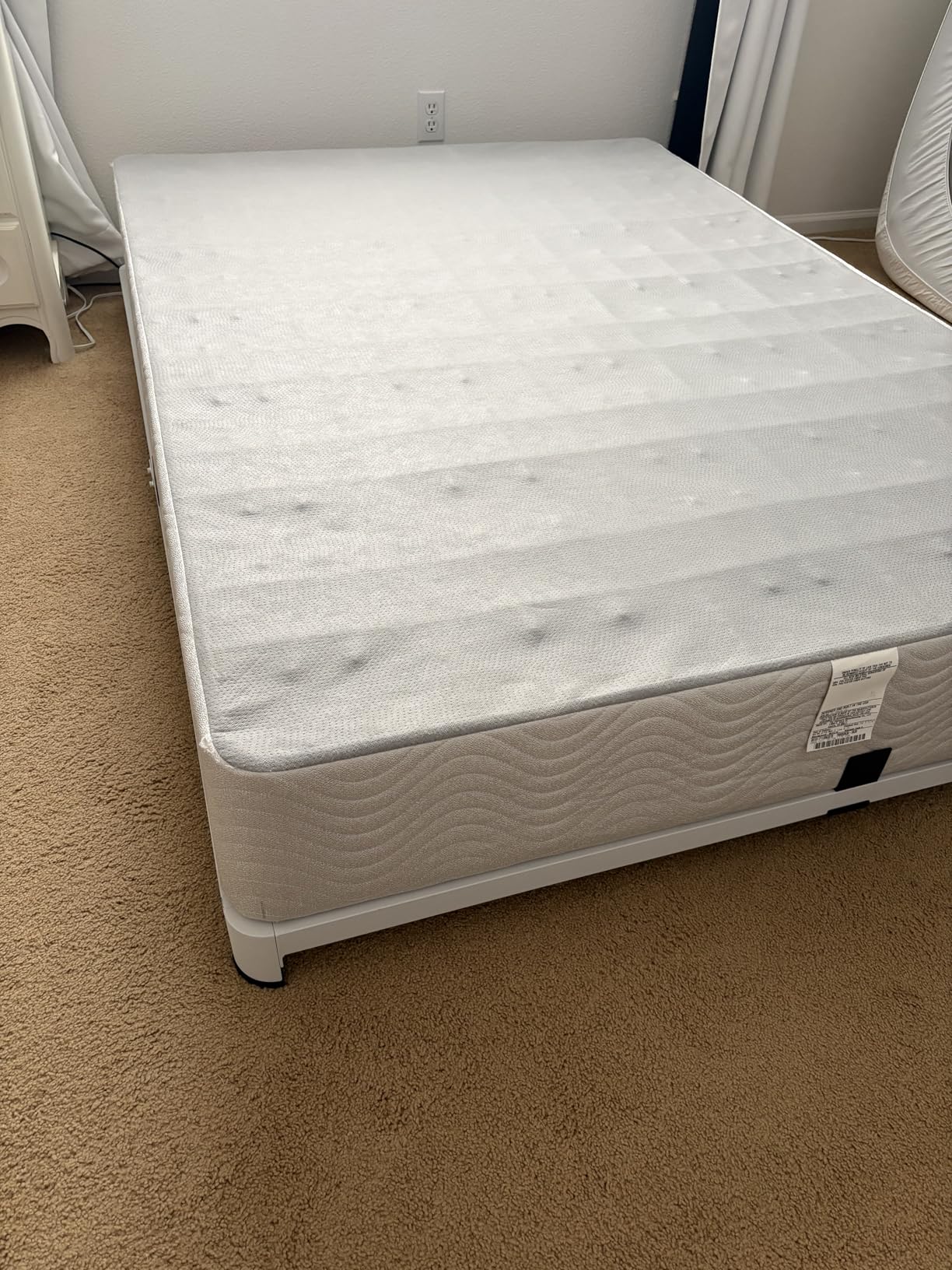 MAF 14 Inch Queen Metal Platform Bed Frame with Round Corner Legs, 3000 LBS Heavy Duty Steel Slats Support, Noise Free, No Box Spring Needed, Easy Assembly customer photo 1