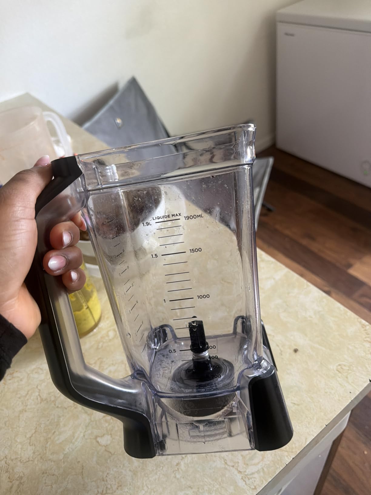 BN751 Professional Plus DUO Blender, 1400 Peak Watts, 3 Auto-IQ Programs for Smoothies, Frozen Drinks & Nutrient Extractions, 72-oz. Total Crushing Pitcher & (2) 24 oz. To-Go Cups, Black customer photo 2