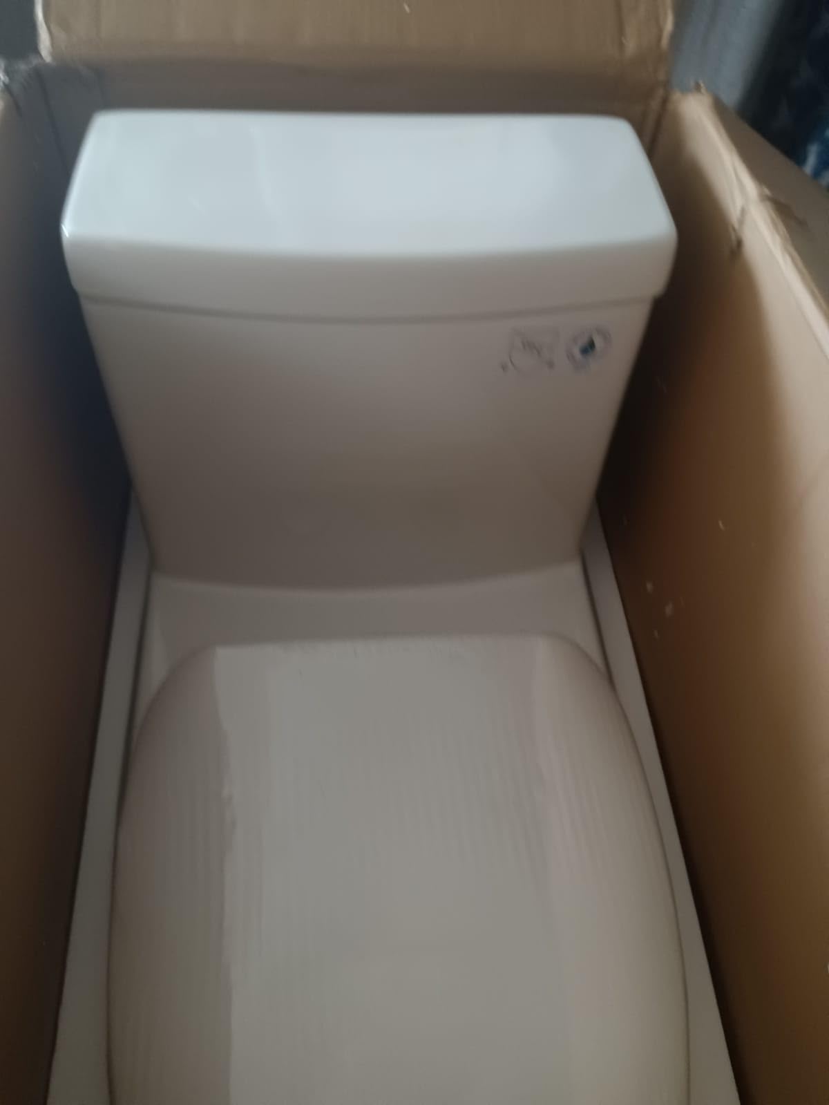 HOROW HR-ST076W Elongated Toilet with Left-Hand Trip Lever, One Piece Toilet for Bathroom, Soft Closing Seat Include, Single Side Flush High Efficiency 1.28 GPF, 12