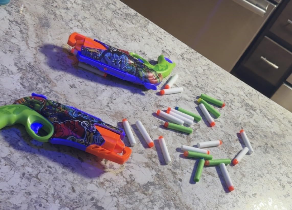 NERF Teenage Mutant Ninja Turtles Blaster, 10 Elite Darts, Toy Foam Blasters, Ages 8 and Up customer photo 1