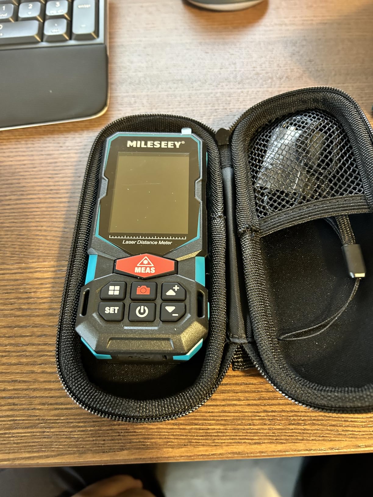 Laser Measure, MiLESEEY Laser Distance Meter, Rechargeable Multifunctional Laser Measurement Tool with Pointfinder Camera, P2P Technology, Perfect for Outdoor Long-Range Measuring customer photo 2