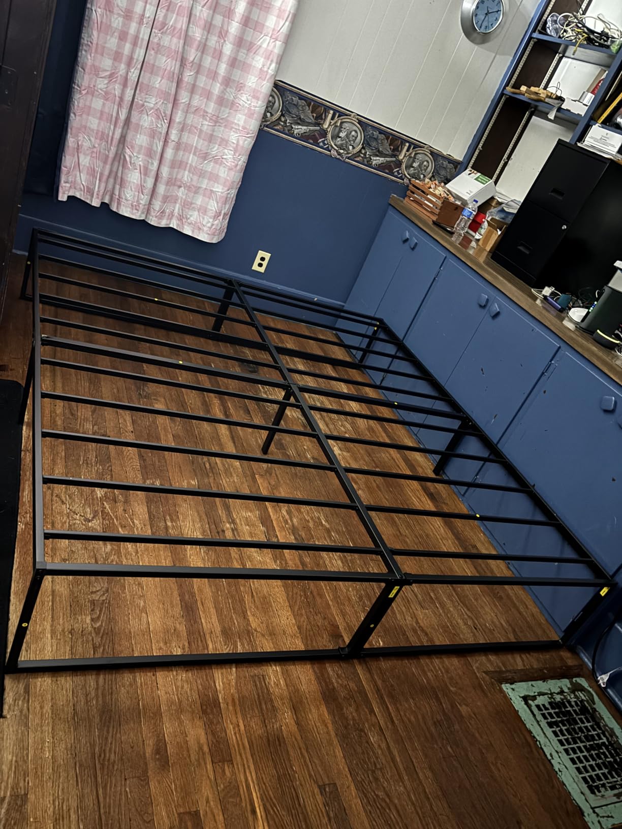 Lutown-Teen 14 Inch Queen Bed Frame Heavy Duty Steel Slat Support Metal Platform Bed Frame Queen Size No Box Spring Needed, Easy Assembly, Black customer photo 1