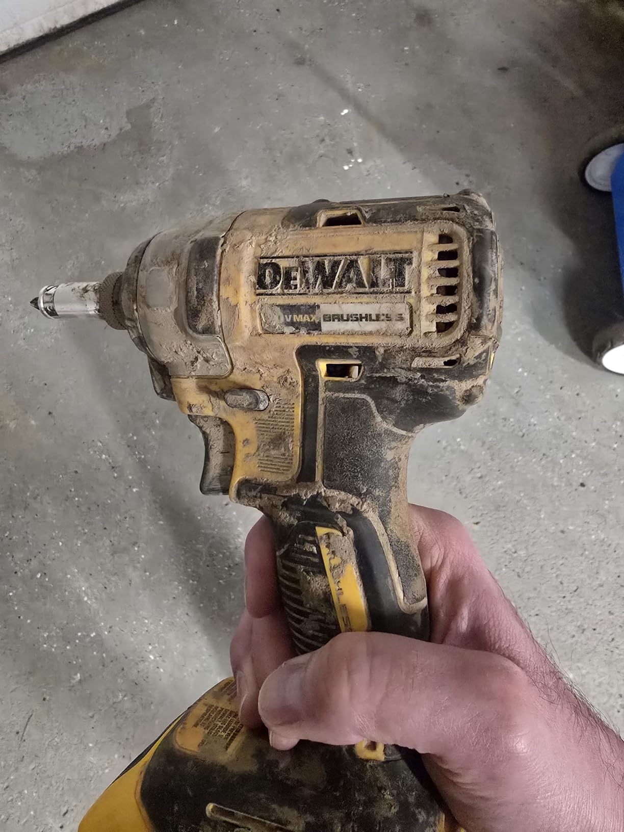 20V MAX Cordless Drill and Impact Driver, Power Drill Brushless 2-Tool Power Tool Combo Kit, Includes 2 Batteries, Charger and Bag (DCK277D2) customer photo 1