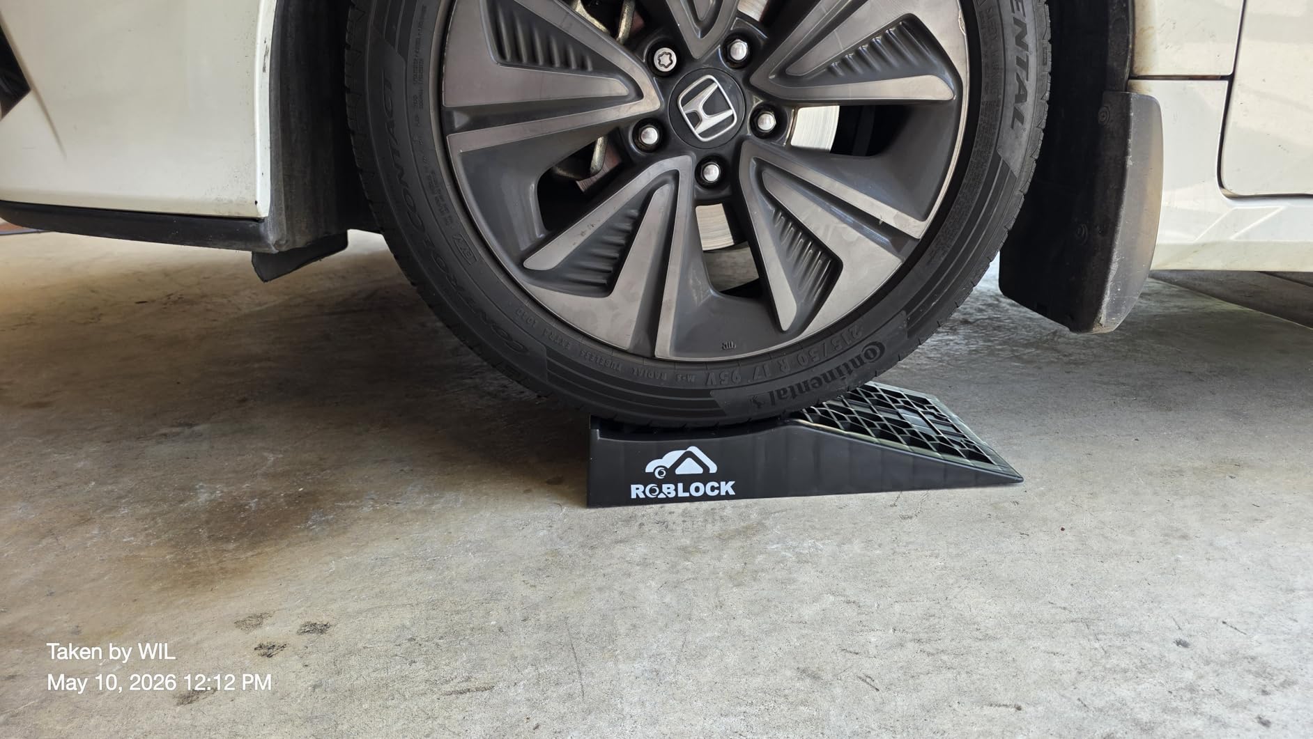 ROBLOCK Heavy Duty Low Profile Car Ramps for Oil Changes, Portable Car Ramps for Low Cars High Lift and Jack Support, Vehicle Ramps for Garage, 35.63''x12''x8.07'', G.V.W 13000 LBS, 2 PCS customer photo 2