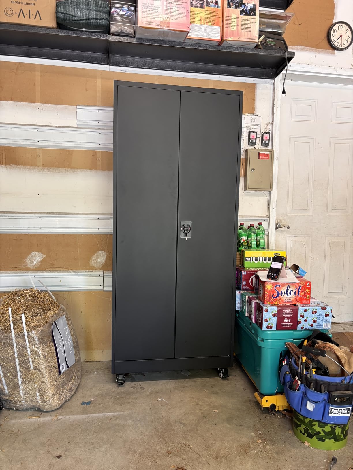 Letaya Metal Garage Storage Cabinets with Lock Door and Adjustable Shelves, Steel Tool Cabinets for Home,Office,Warehouse Organisieren (Black) customer photo 2