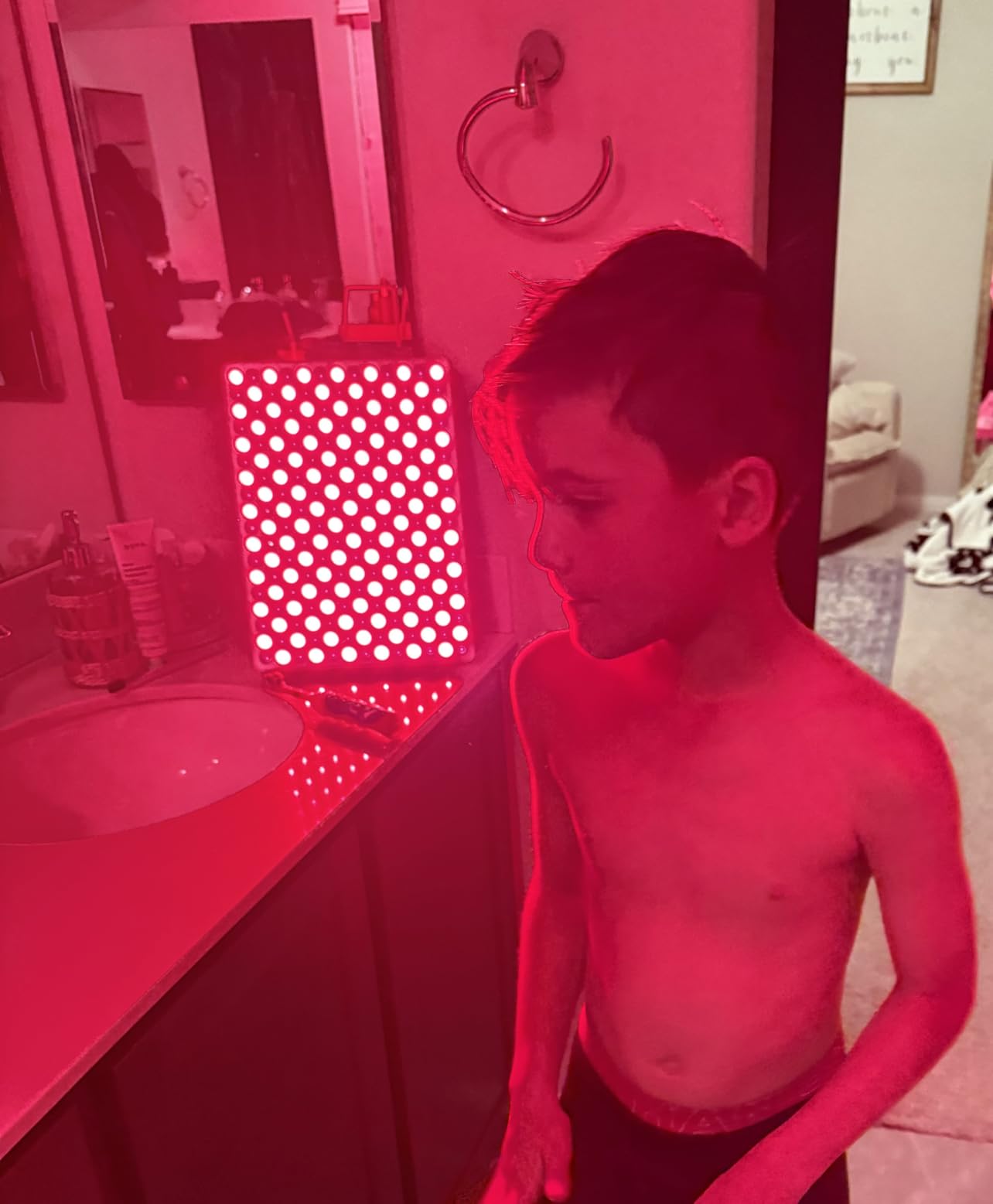 Red Light Therapy with Timing and 180 Degree Adjustable Stand, Deep 660/850nm Near Infrared and Red Light Therapy Panel for Face Body, Skin Care, Home LED Therapy Lamp for Pain Relief of Muscles Joints, 234 LEDs customer photo 2