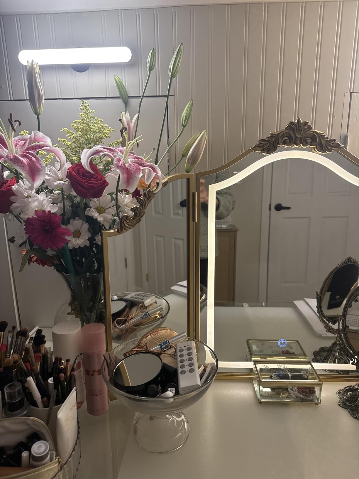 Benreom Wireless Vanity Lights for Mirror, Rechargeable Battery Operated Stick on Lamp, Adjustable Color Brightness & Angle Makeup Light, Cordless Magnetic LED Bar Renter Friendly Lighting Decor Gift customer photo 2