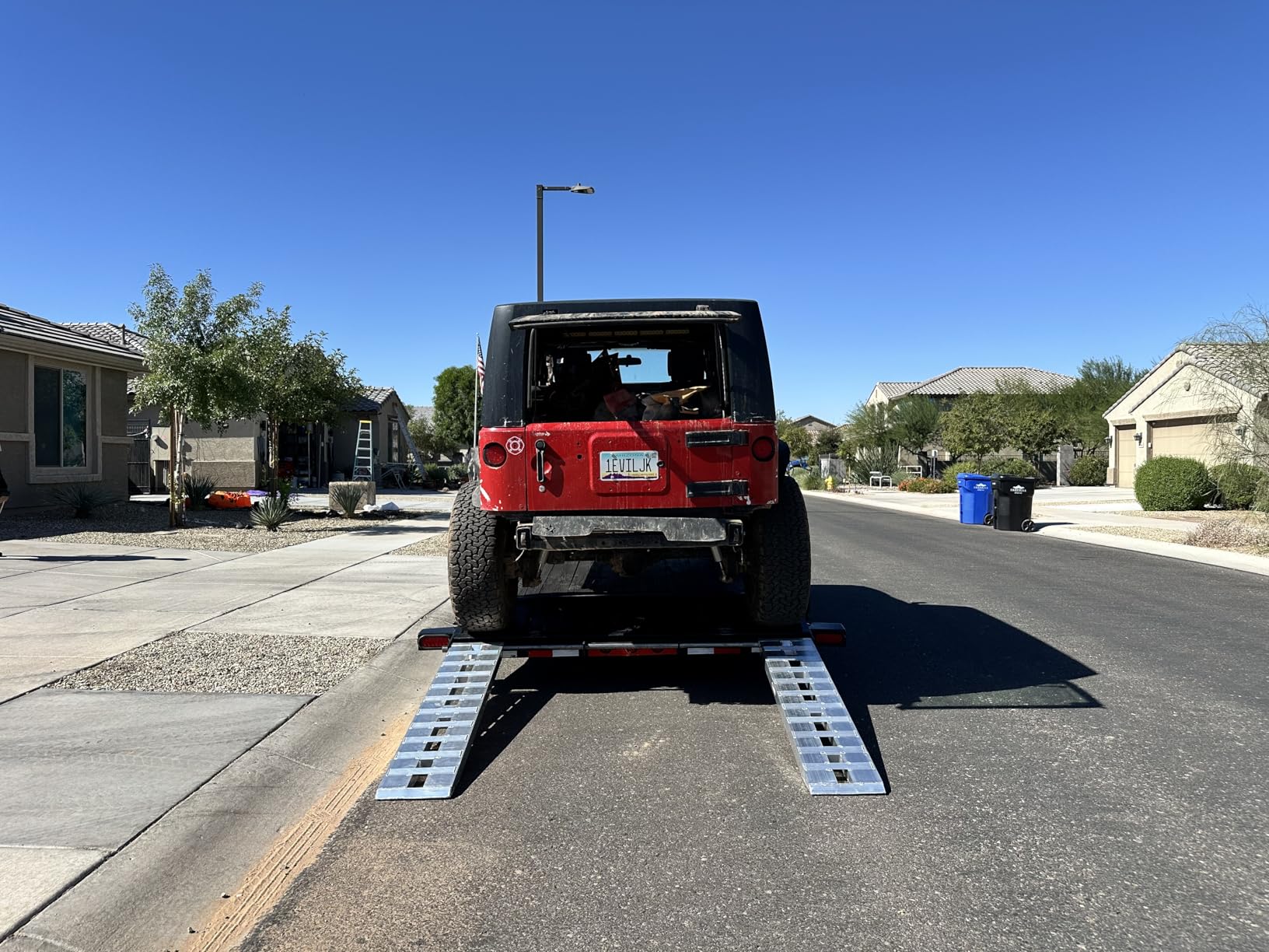 VEVOR Aluminum Ramps, 6000 lbs, Heavy-Duty Ramps with Top Hook Attaching End, Universal Loading Ramp for Motorcycle, Tractor, ATV/UTV, Trucks, Lawn Mower, 60