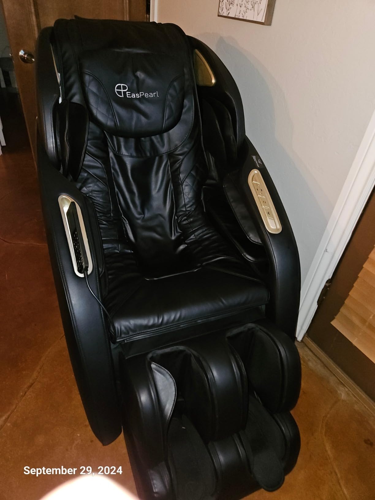 EASPEARL 2026 Massage Chair Full Body,SL-Track,165°Zero Gravity Massage with Full Body Heat,APP Control,Airbags,Bluetooth Speaker,12 Auto Modes,3-Row Foot Rollers,Body Scan(Black) customer photo 1