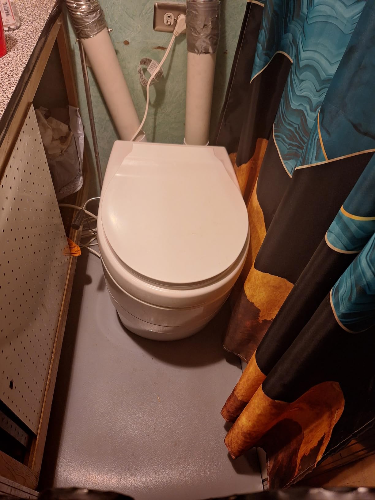 Thinktank Waterless Toilet, White customer photo 1
