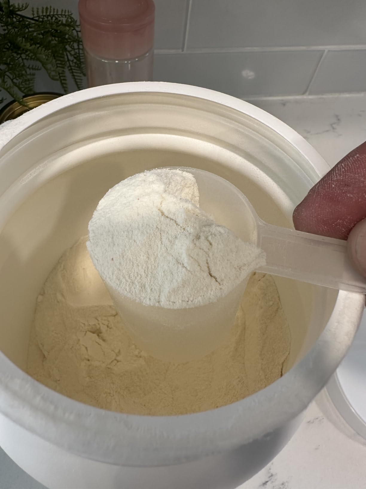 Transparent Labs Grass-Fed Whey Protein Isolate - Naturally Flavored, Gluten Free, 28g Protein per Serving, French Vanilla, 30 Servings customer photo 2