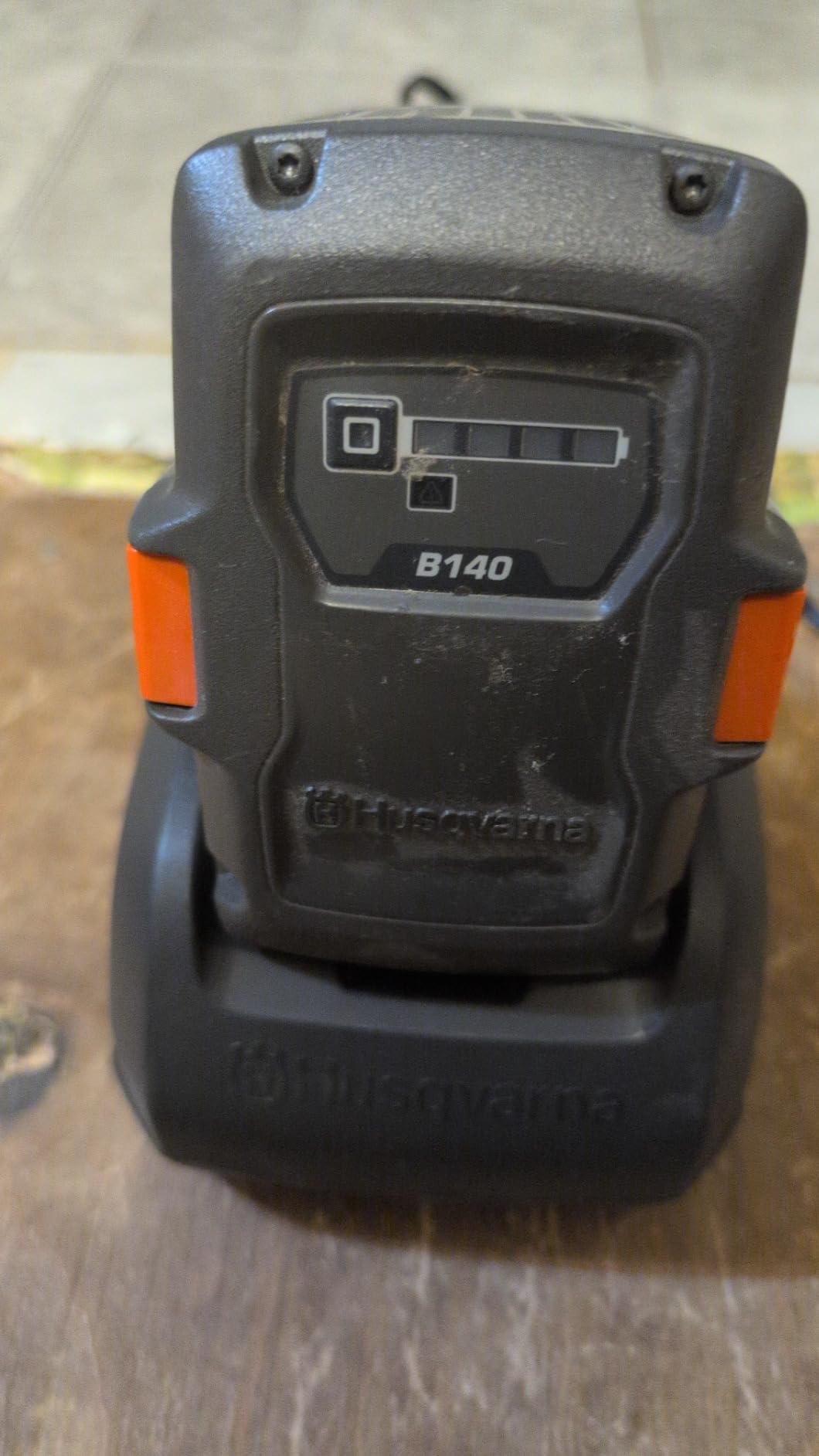 Husqvarna 330iKP Combi Switch + Pole Saw Attachment, 10-Inch Electric Pole Saw with 4 Ah Battery and Charger Included, 970701205 customer photo 1