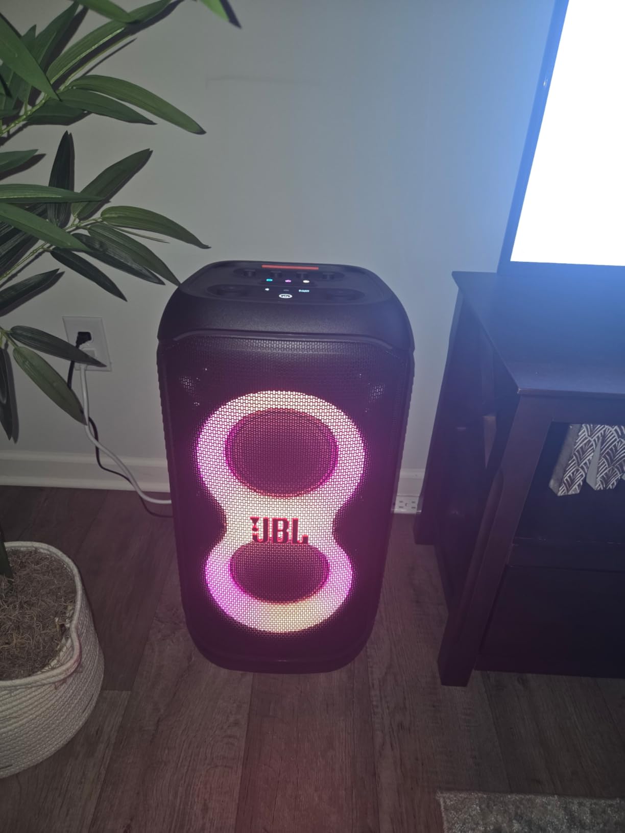 JBL PartyBox Stage 320 - Portable Party Speaker with Telescopic Handle & Wide, Sturdy Wheels, Powerful JBL Pro Sound, Futuristic lightshow, Up to 18 Hours of Play time (Black) customer photo 1