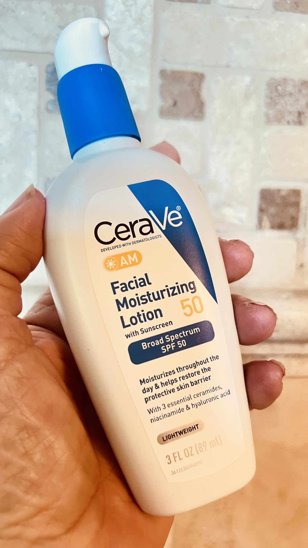 AM Facial Moisturizing Lotion SPF 50, Face Moisturizer with SPF, Hyaluronic Acid, Niacinamide & Ceramides, Non-Greasy, Blends Seamlessly With No White Cast, Non Comedogenic Sunscreen, 3 Oz customer photo 2