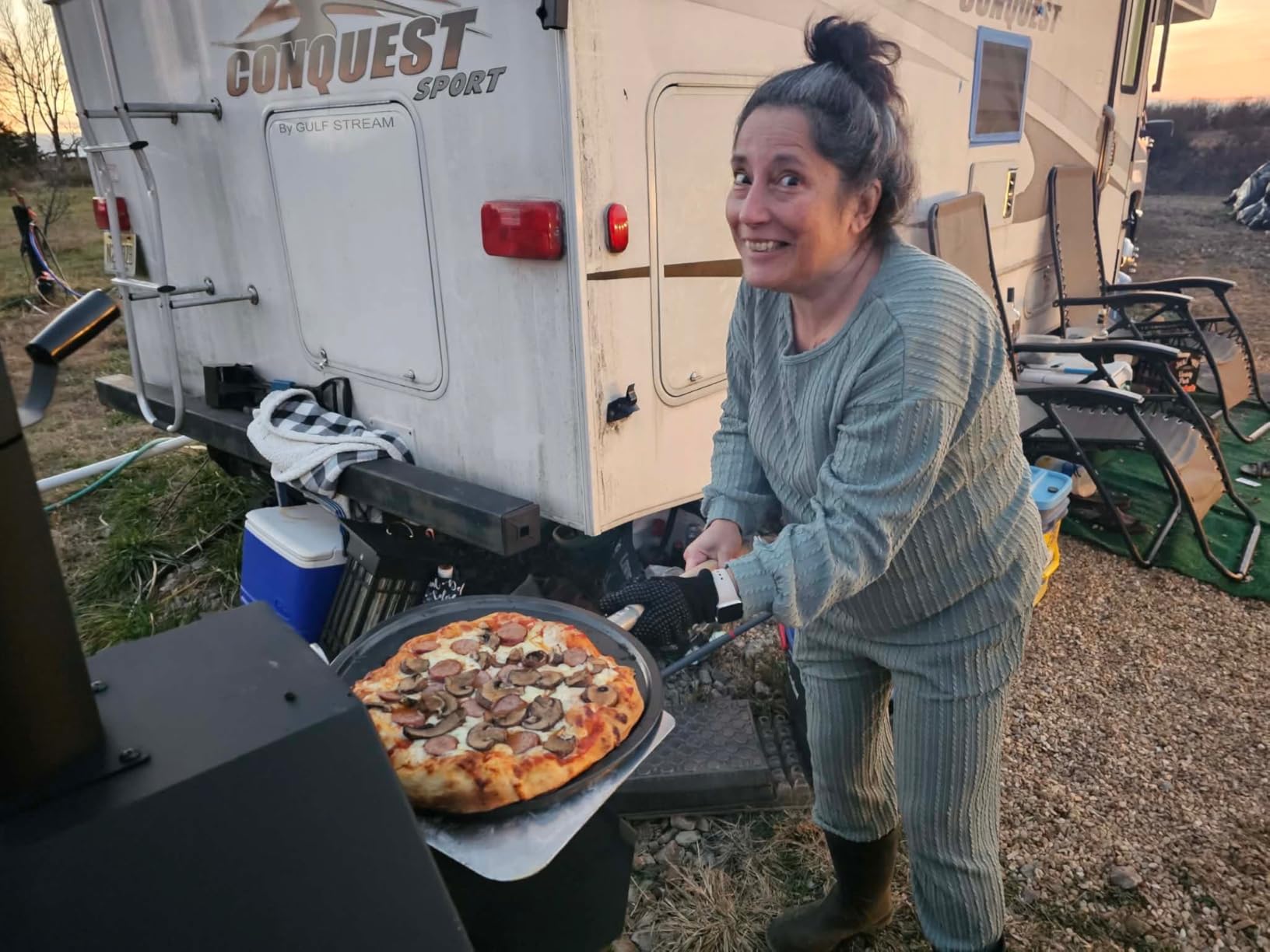 Outdoor Wood Fired Gas 12'' Pizza Oven Multi-Fuel, Gas Burner, Wood Tray, Portable, Oven Grill, Outside, Backyard, Pizza Maker, Oven Gloves, Peel, Cutter (Gas Fire) customer photo 2