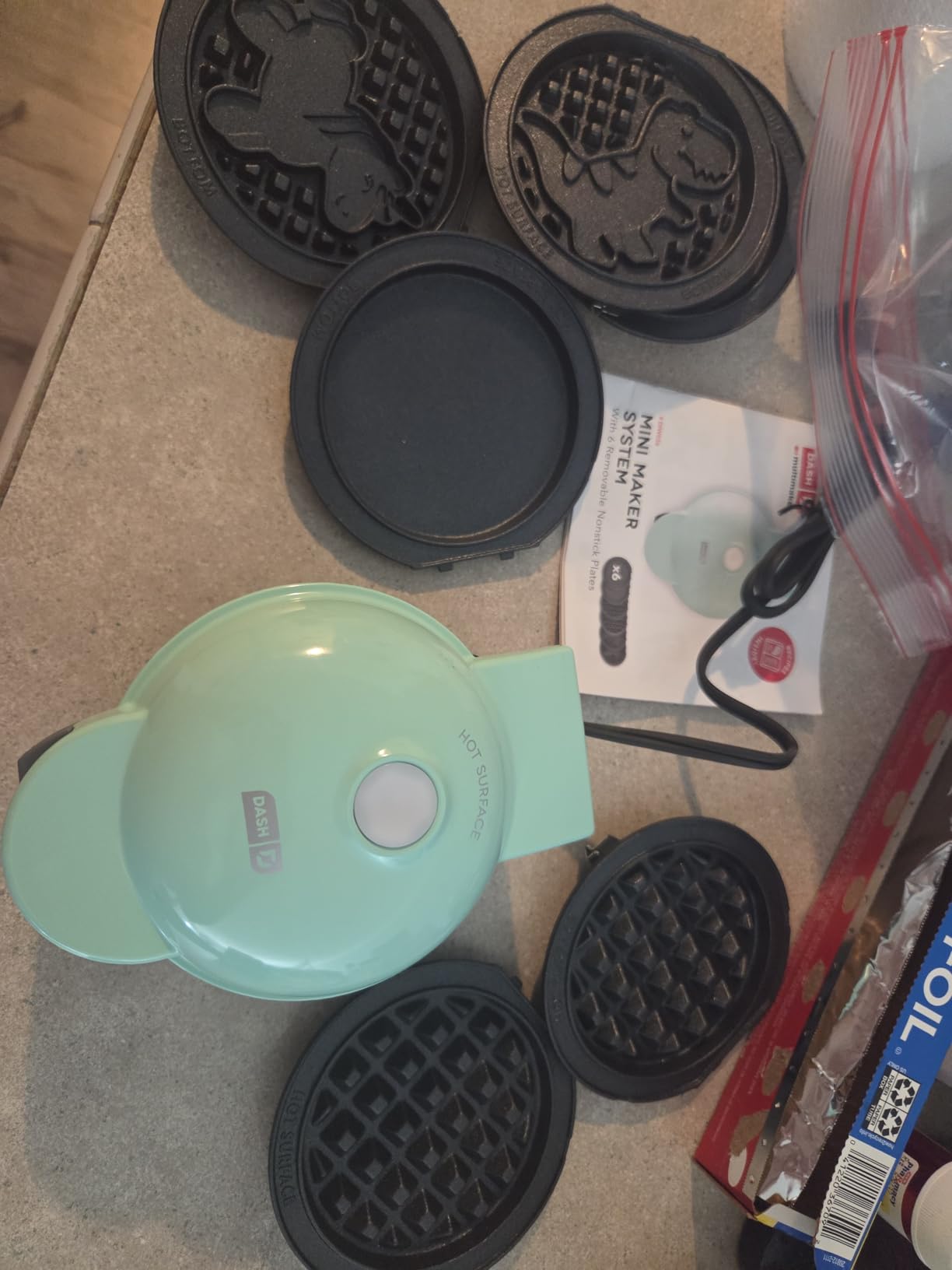 Dash MultiMaker Mini System - Compact Waffle Maker for Family Breakfasts - Removable Griddle Plates & nonstick surface - 6 Plates - Aqua customer photo 2