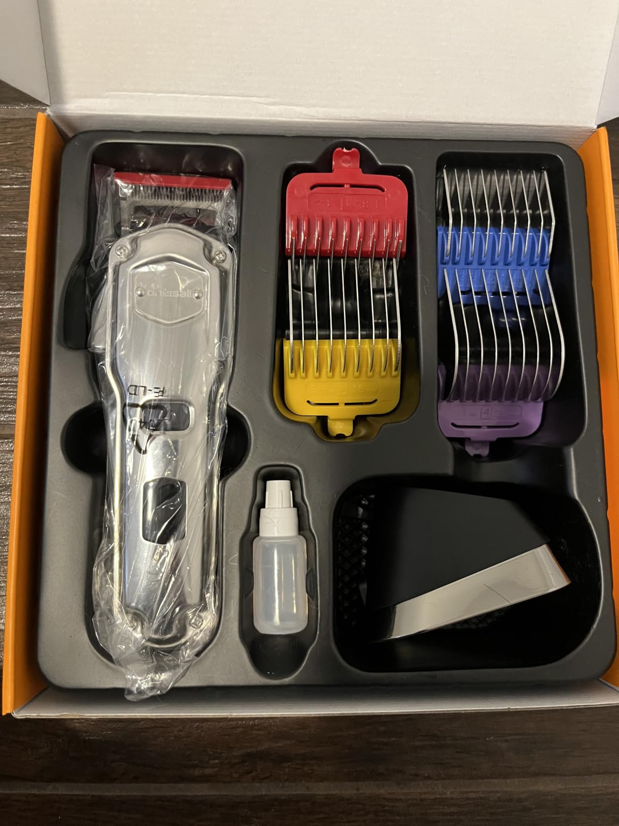 oneisall Professional Dog Grooming Clippers: Cordless Rechargeable Thick Hair Clipper with Detachable Metal Combs, Low Noise Heavy-Duty Pet Clippers for Curly/Fine/Wavy Hair, 676pro (Silver) customer photo 1