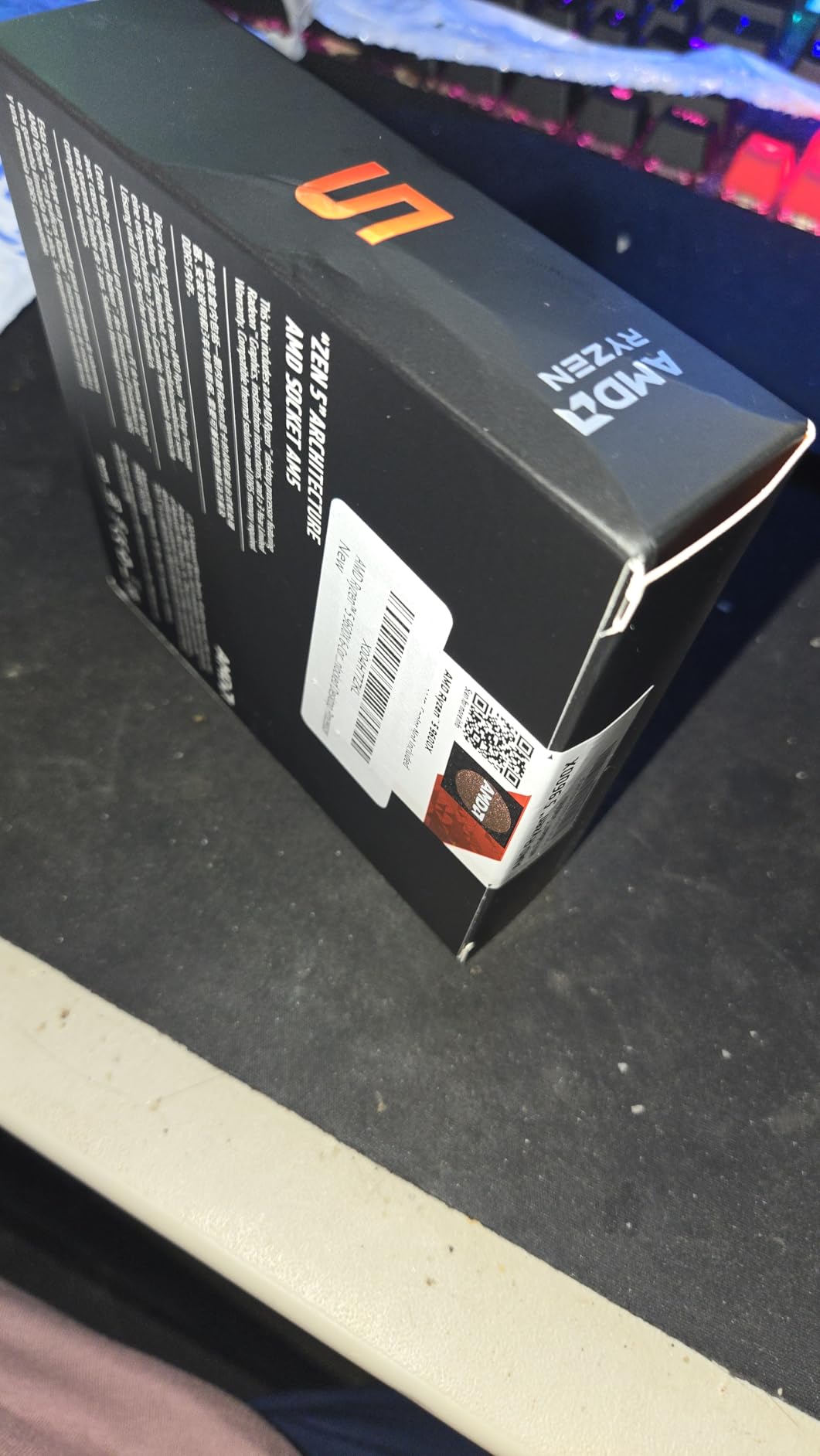 AMD Ryzen 5 9600X 6-Core, 12-Thread Unlocked Desktop Processor customer photo 1