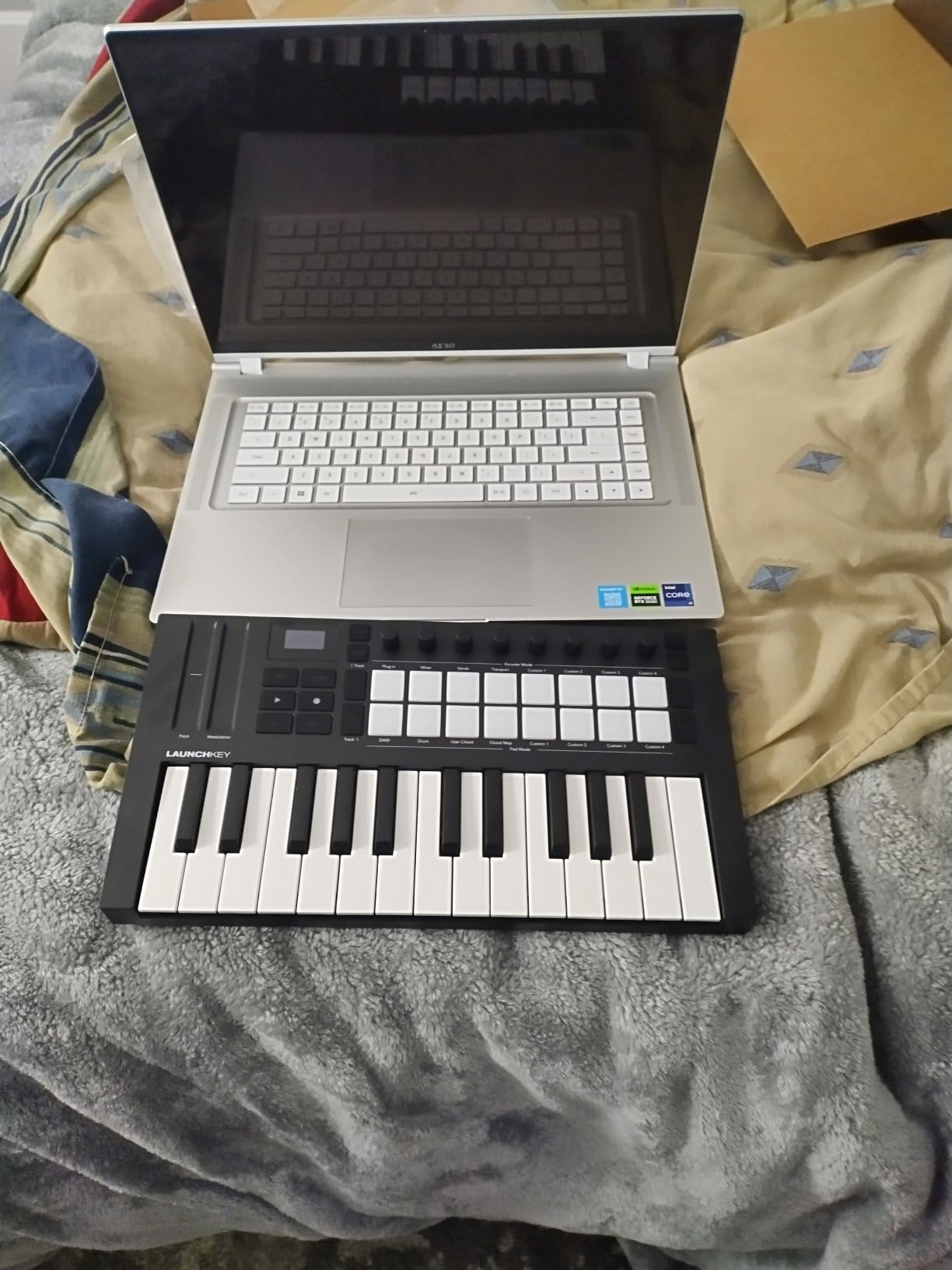 Novation Launchkey 49 MK4 - 49 key Semi-Weighted, USB, MIDI Keyboard Controller with DAW Integration. Chord and Scale Modes, 8 Drum Pads, and Arpeggiator - Includes Software Bundle for Music Production customer photo 1