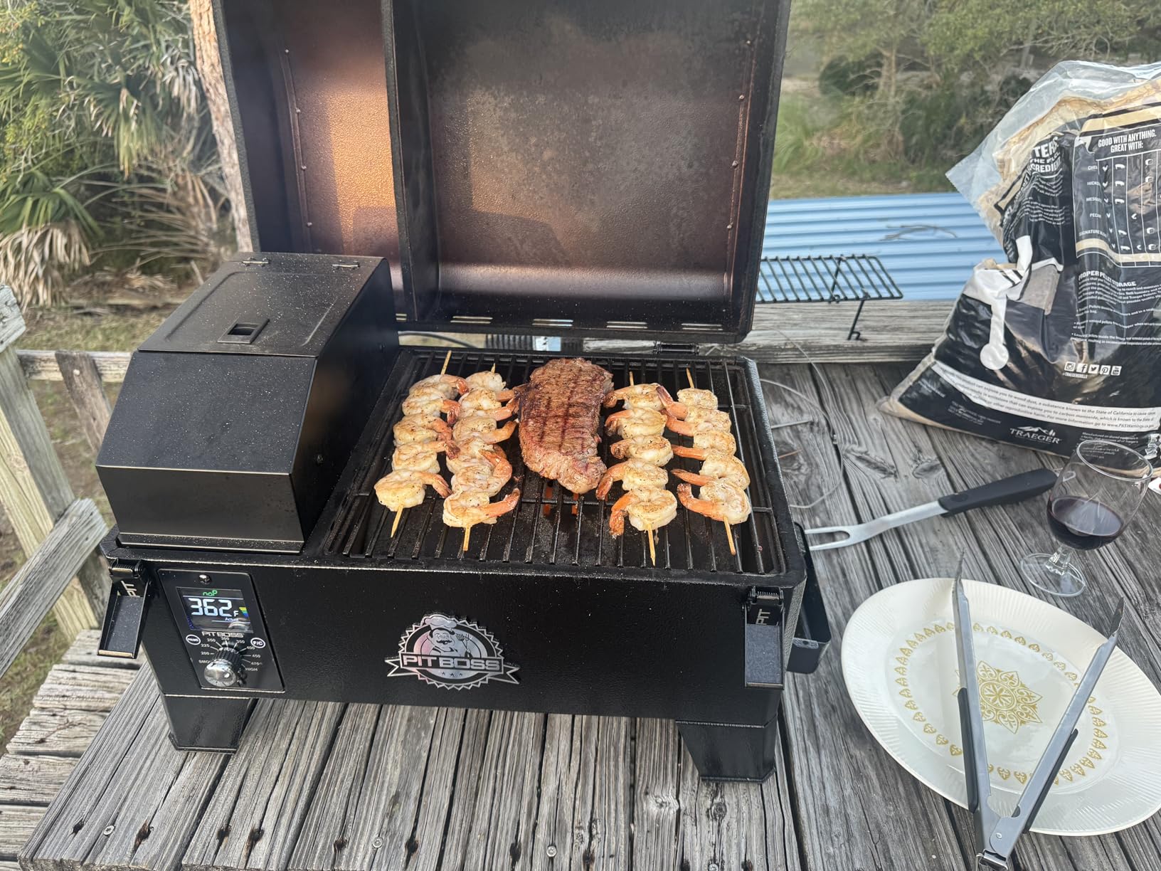 Pit Boss 150 Wood Pellet Grill & Smoker with Flame Broiler 256-Sq. In. Cooking Space, 180F to 500F Temperature Range, 7 lb. Pellet Hopper, for Tailgating, Camping, or Travel, Black customer photo 1