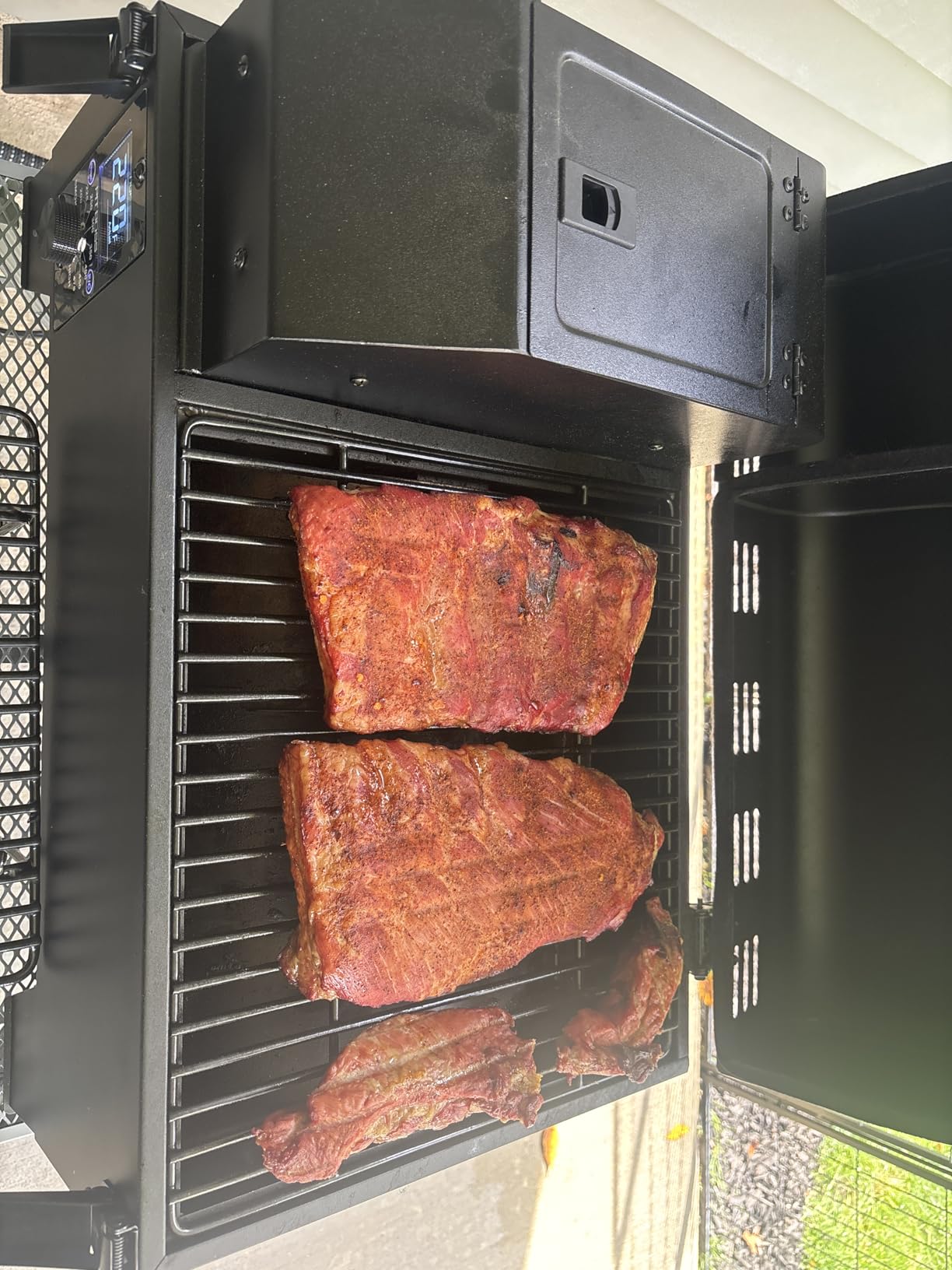 Pit Boss 150 Wood Pellet Grill & Smoker with Flame Broiler 256-Sq. In. Cooking Space, 180F to 500F Temperature Range, 7 lb. Pellet Hopper, for Tailgating, Camping, or Travel, Black customer photo 2