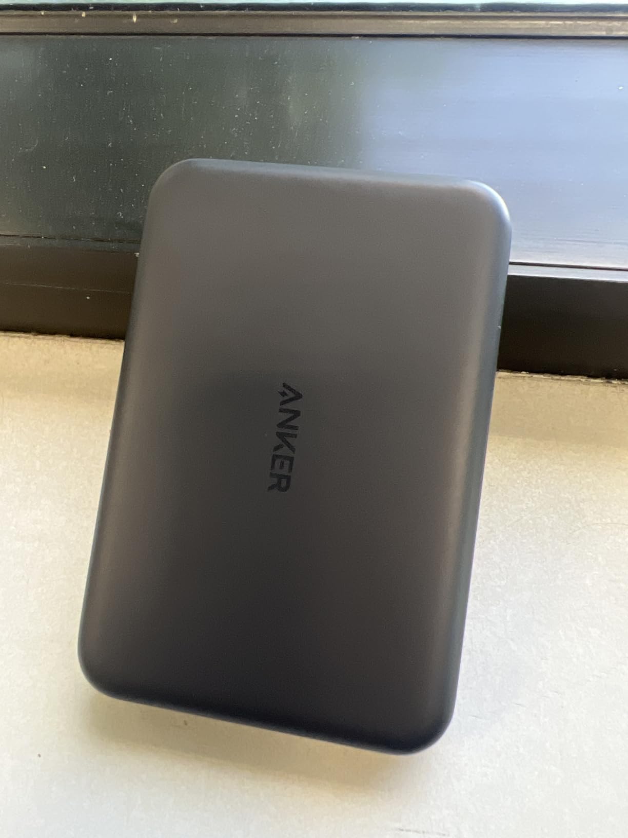 Anker MagGo Power Bank, Slim 10,000mAh Magnetic Battery Pack, Qi2 Certified 15W Ultra-Fast MagSafe Compatible Portable Charger, Ergonomic Design, for iPhone 17/16/15/14 Series customer photo 2