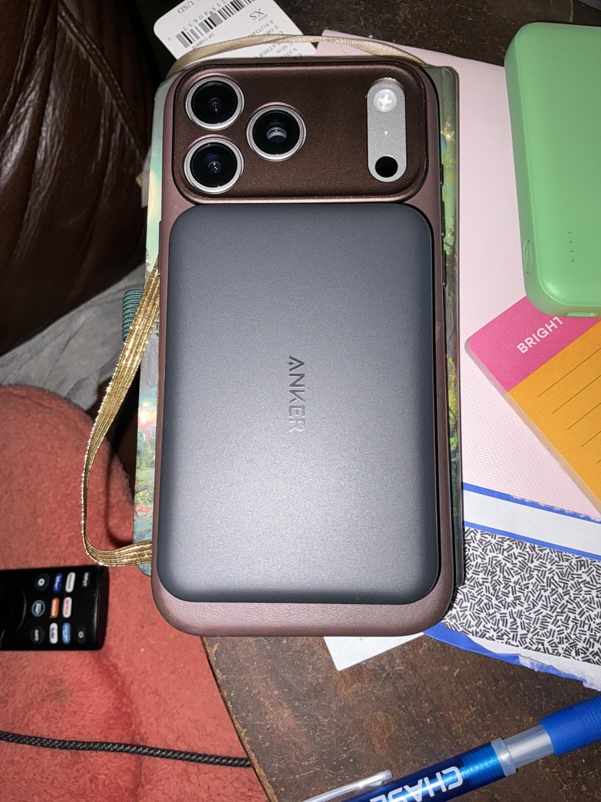 Anker MagGo Power Bank, Slim 10,000mAh Magnetic Battery Pack, Qi2 Certified 15W Ultra-Fast MagSafe Compatible Portable Charger, Ergonomic Design, for iPhone17/16/15/14 Series, and More customer photo 2