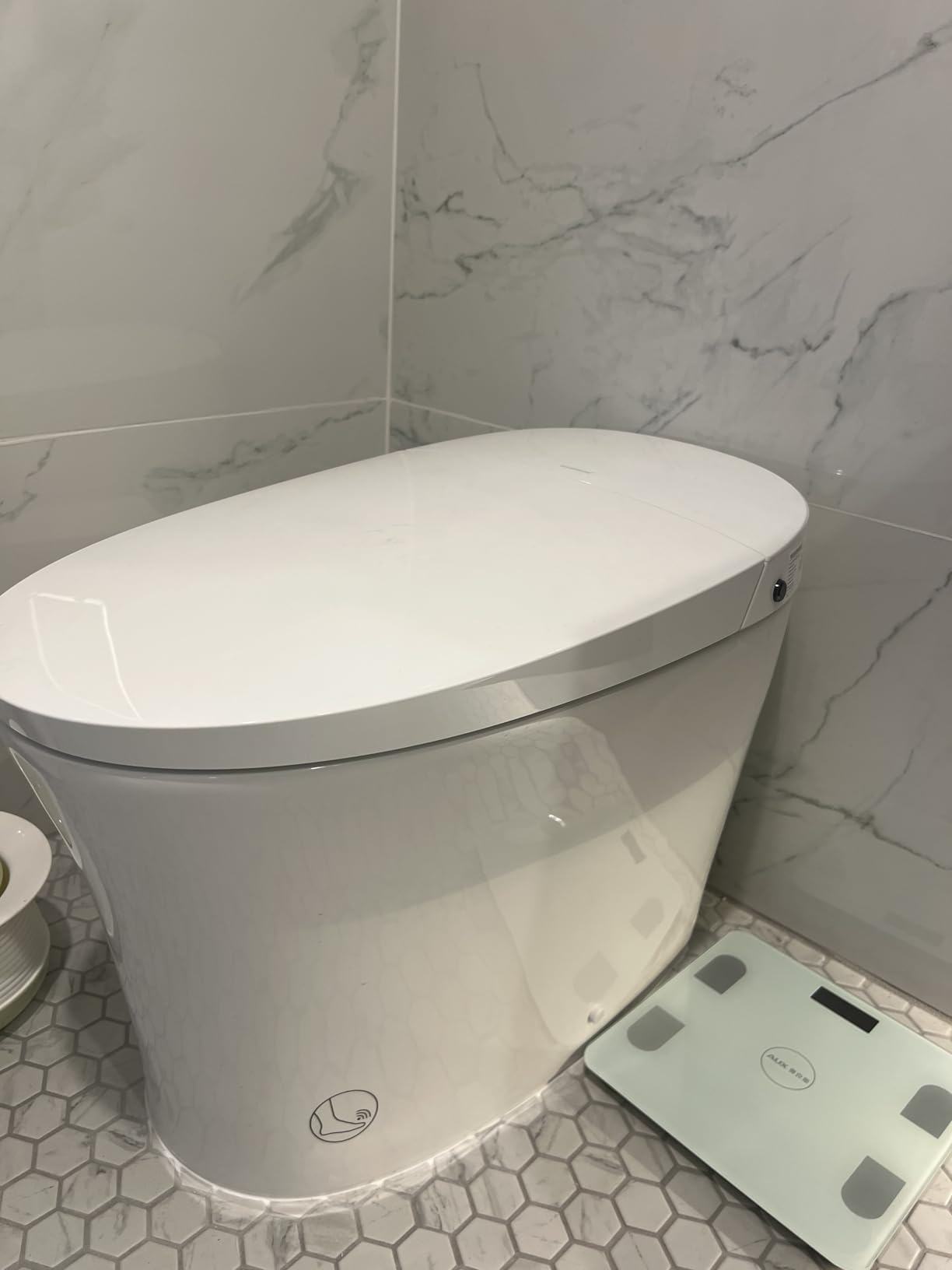 WOODBRIDGE Smart Toilet, Auto Open & Close, Auto Flush, Foot Sensor Operation, Heated Seat and Integrated Multi Function Remote Control in White customer photo 1