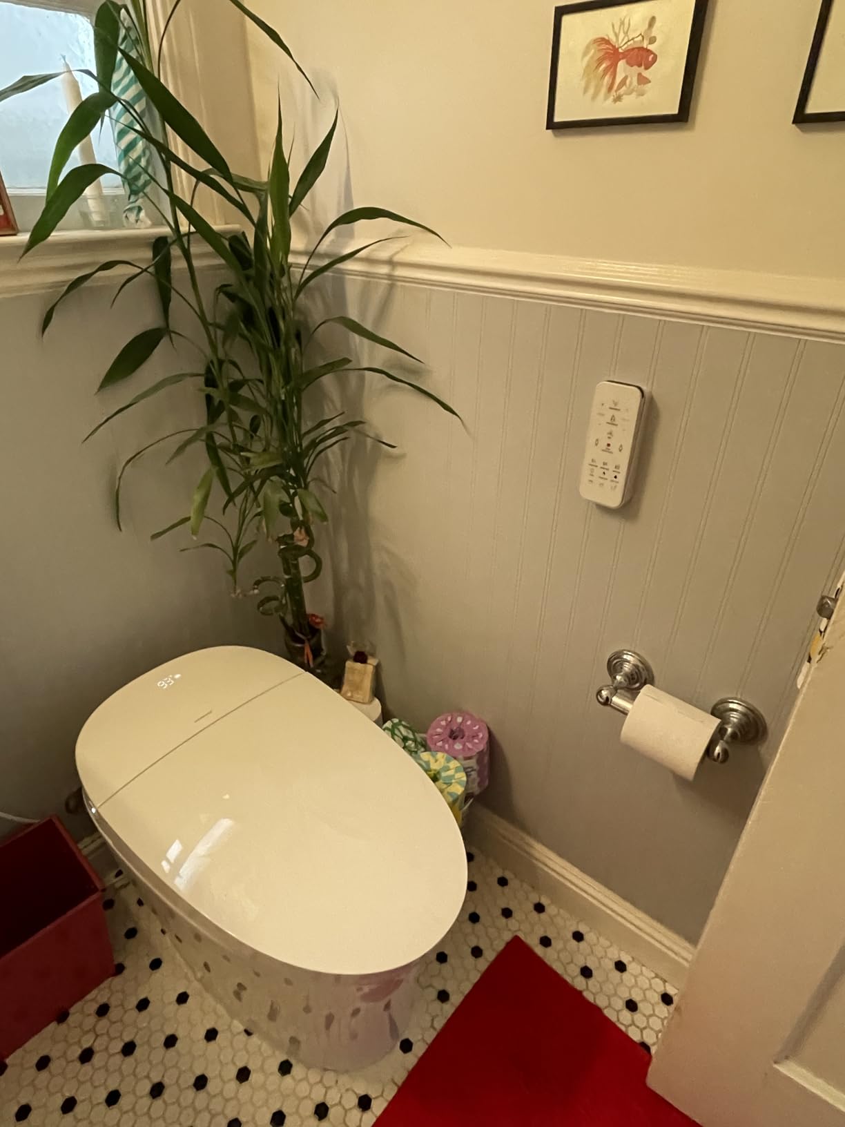 WOODBRIDGE Smart Toilet, Auto Open & Close, Auto Flush, Foot Sensor Operation, Heated Seat and Integrated Multi Function Remote Control in White customer photo 2