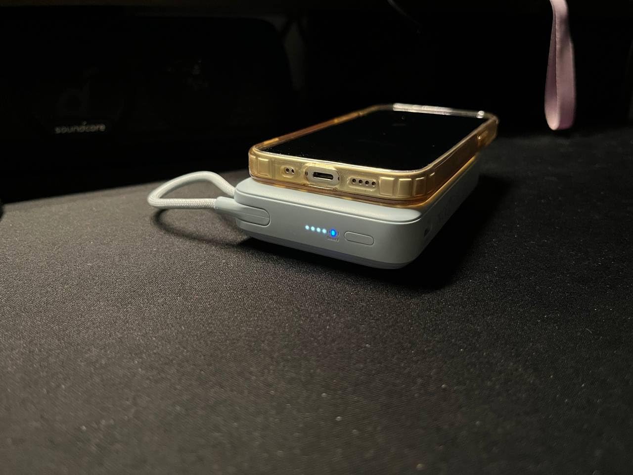 ANKER Zolo Magnetic Power Bank, 10,000mAh Wireless Portable Charger with 30W Max Fast Charging, Battery Pack with Built-in USB-C Cable and Adjustable Stand, for iPhone 17/16/15 Series customer photo 2