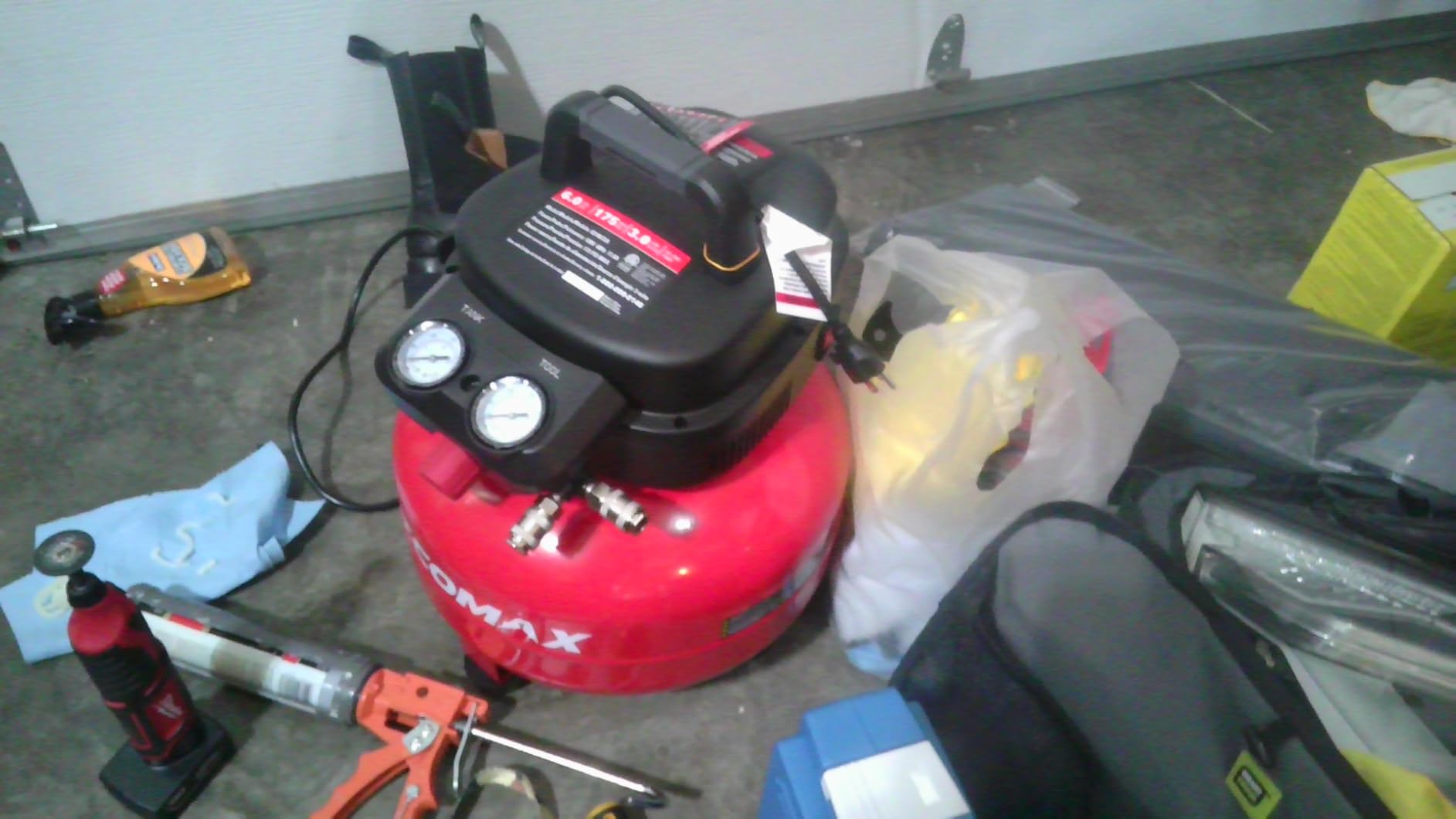 ECOMAX Air Compressor 6 Gallon 175 PSI Pancake Portable Oil-free Tank with 10 PCS Accessories Kit customer photo 2
