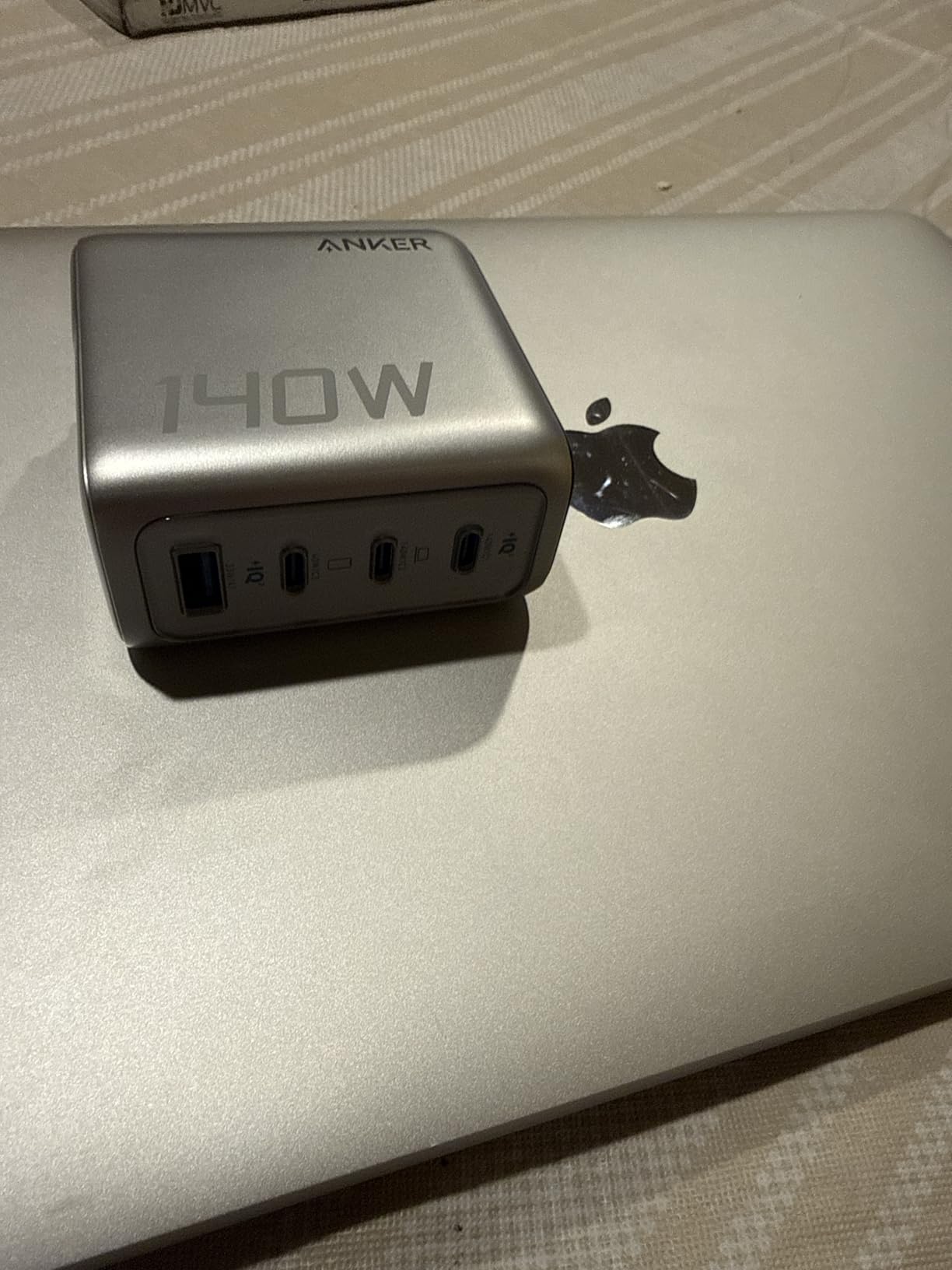 Anker MacBook Pro Charger,140W Max 4-Port GaN USB C Charger Block with Smart Display,Fast Charger USB C Power Adapter,Touch Controls for Macbook,iPad,iPhone 17/16 Series(Include 5FT Cable, Non-Battery) customer photo 1