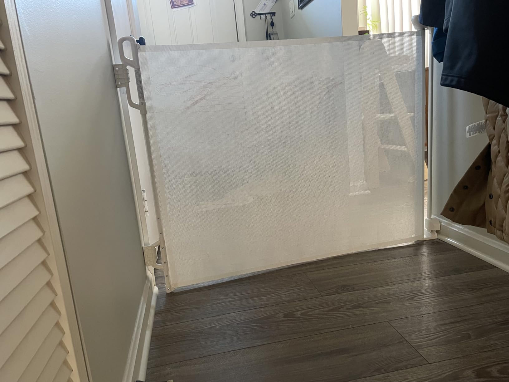 Spaceany Retractable Safety Baby Gate or Mesh Dog Gate, Durable Portable Mesh Retractable Gate, Easy to Use for Stairs, Doorways, Hallways, Indoor, Outdoor, 33.5