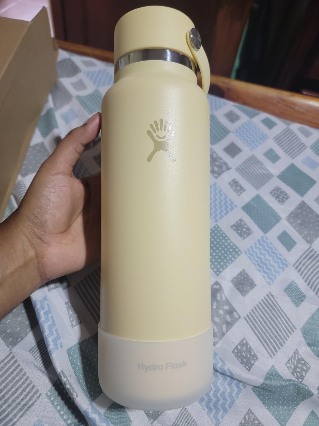 Hydro Flask Water Bottle - Insulated Stainless Steel - Wide Mouth Flex Straw Lid, Non Spill, Leakproof and Refillable in 32 Oz Holiday Punch customer photo 2