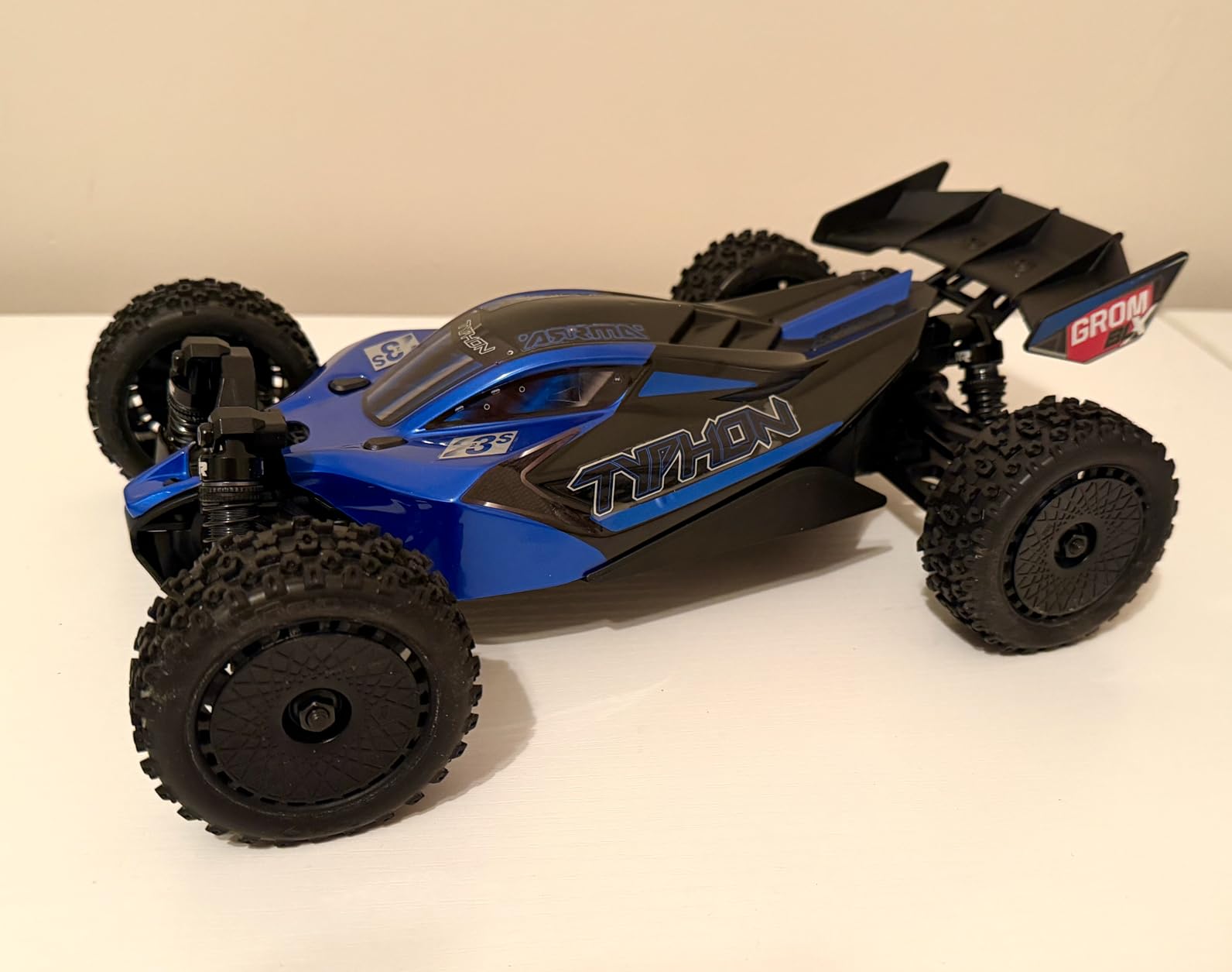 ARRMA RC Car Typhon GROM 4X4 223S BLX BRUSHLESS Small Scale Buggy RTR with DSC, Battery & Charger Included, Blue, ARA2306ST2 customer photo 2