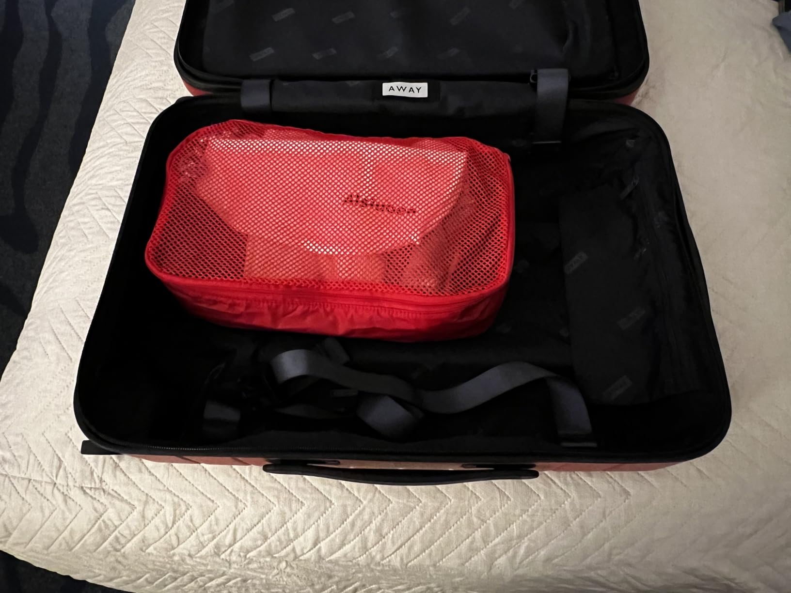 Away Insider Packing Cubes Set of 4 - Lightweight Travel Organizers for Luggage, Suitcases & Carry-On Bags, Jet Black customer photo 1