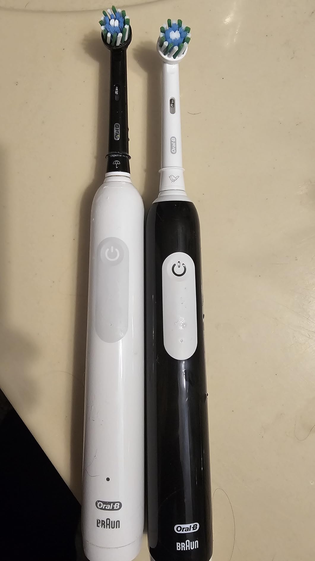 Oral-B iO Series 2 Limited Simple Clean Rechargeable Electric Toothbrush, Night Black customer photo 2