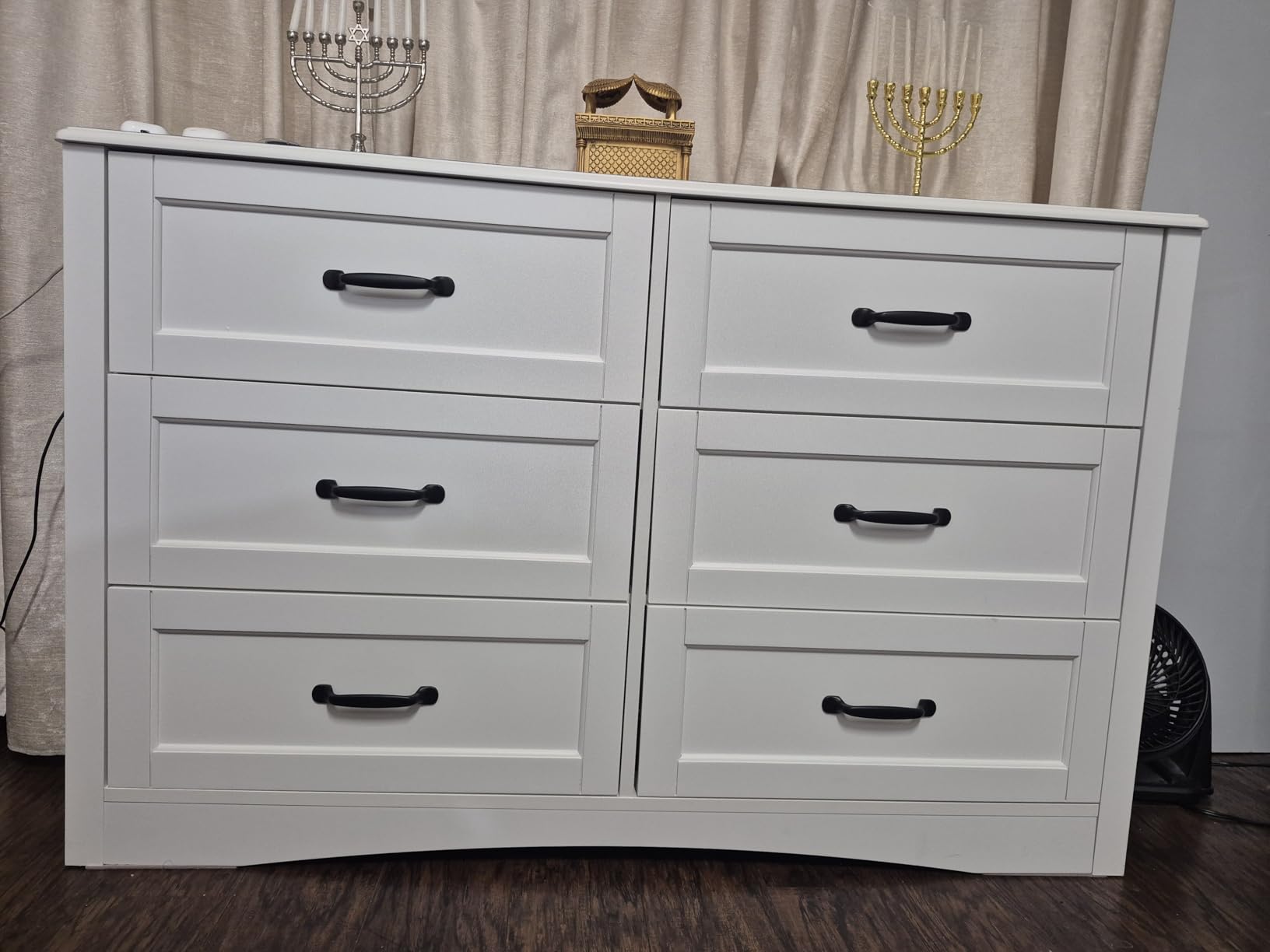 Gizoon 6 Drawer Dresser for Bedroom, 47'' Larger Chest of Drawers with Mental Handle for Kids Room, White Dresser with 6 Storage Drawers for Living Room, Entryway and Hallway, White customer photo 2