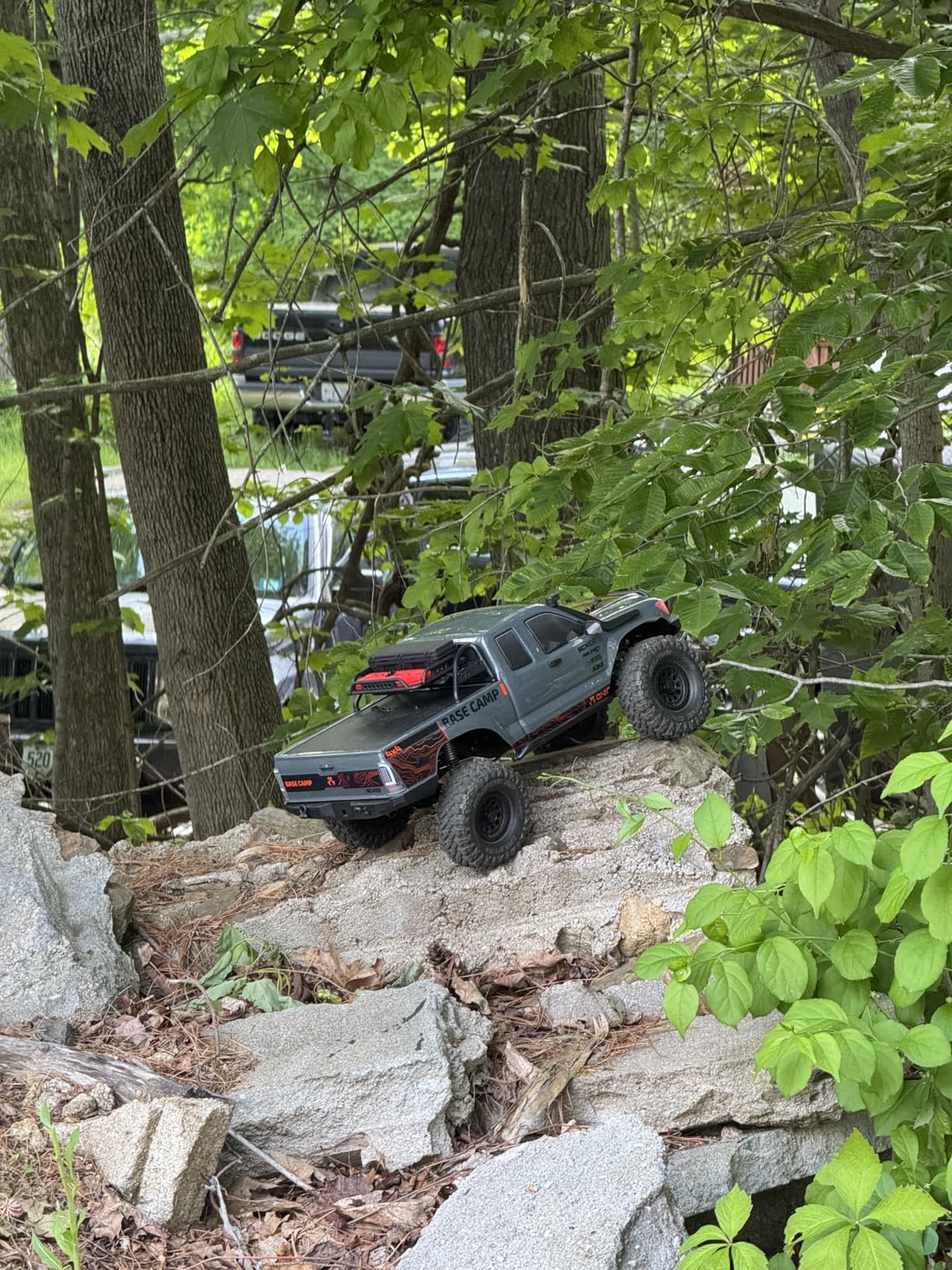 Axial RC Truck 1/10 SCX10 III Base Camp 4X4 Rock Crawler Brushed RTR customer photo 1