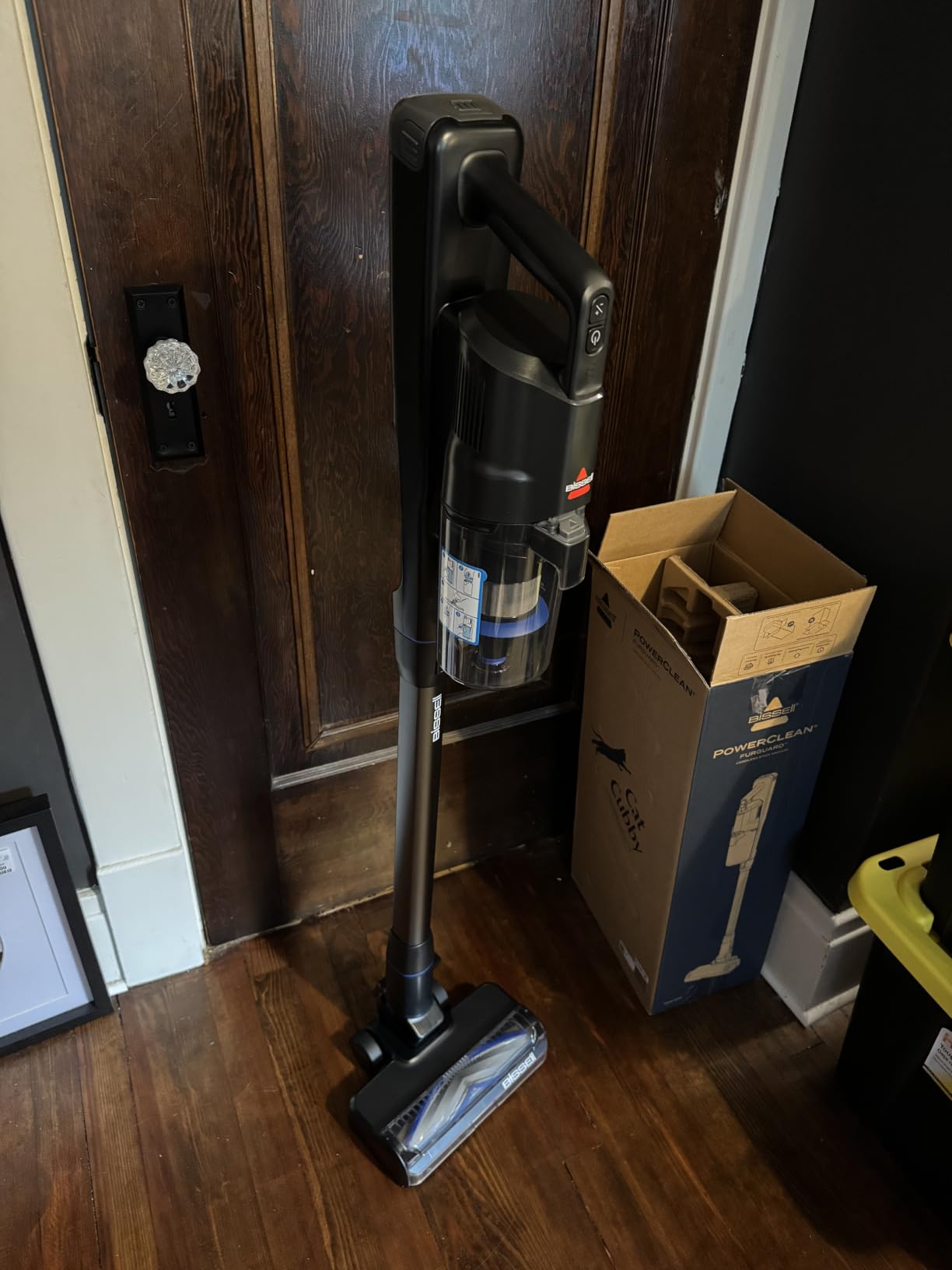 Bissell PowerClean FurGuard 280W Self-Standing Cordless Vacuum w/Self-Cleaning Brush Roll, Strong Suction, Removeable Battery, Wall Mount, Upholstery Tool & Bright Headlights customer photo 1