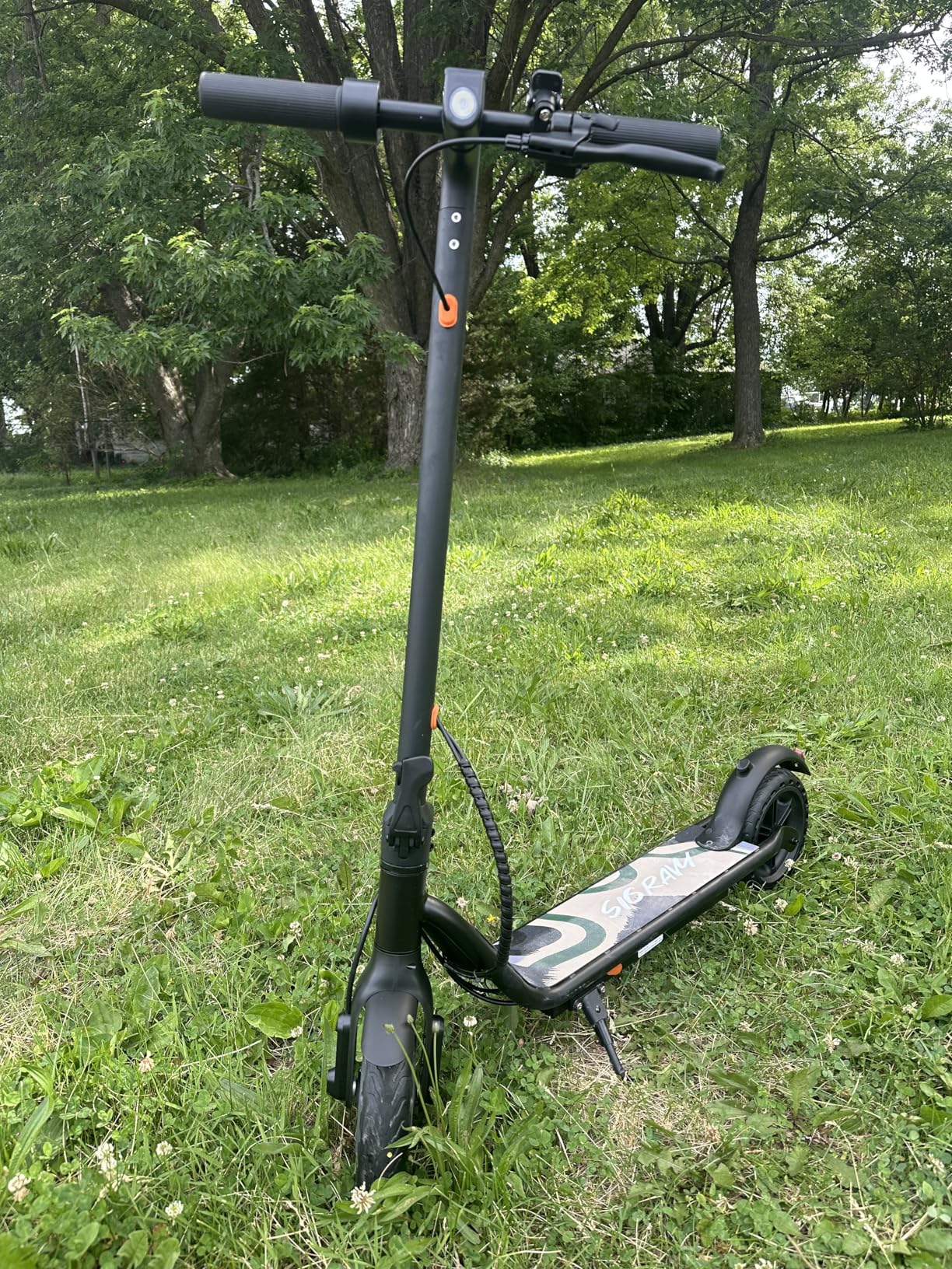 Sigravy Electric Scooter for Adults, Foldable Commuter E Scooter for Teens, 350W Motor, 19 MPH, Up to 21 Miles Range, 8.5