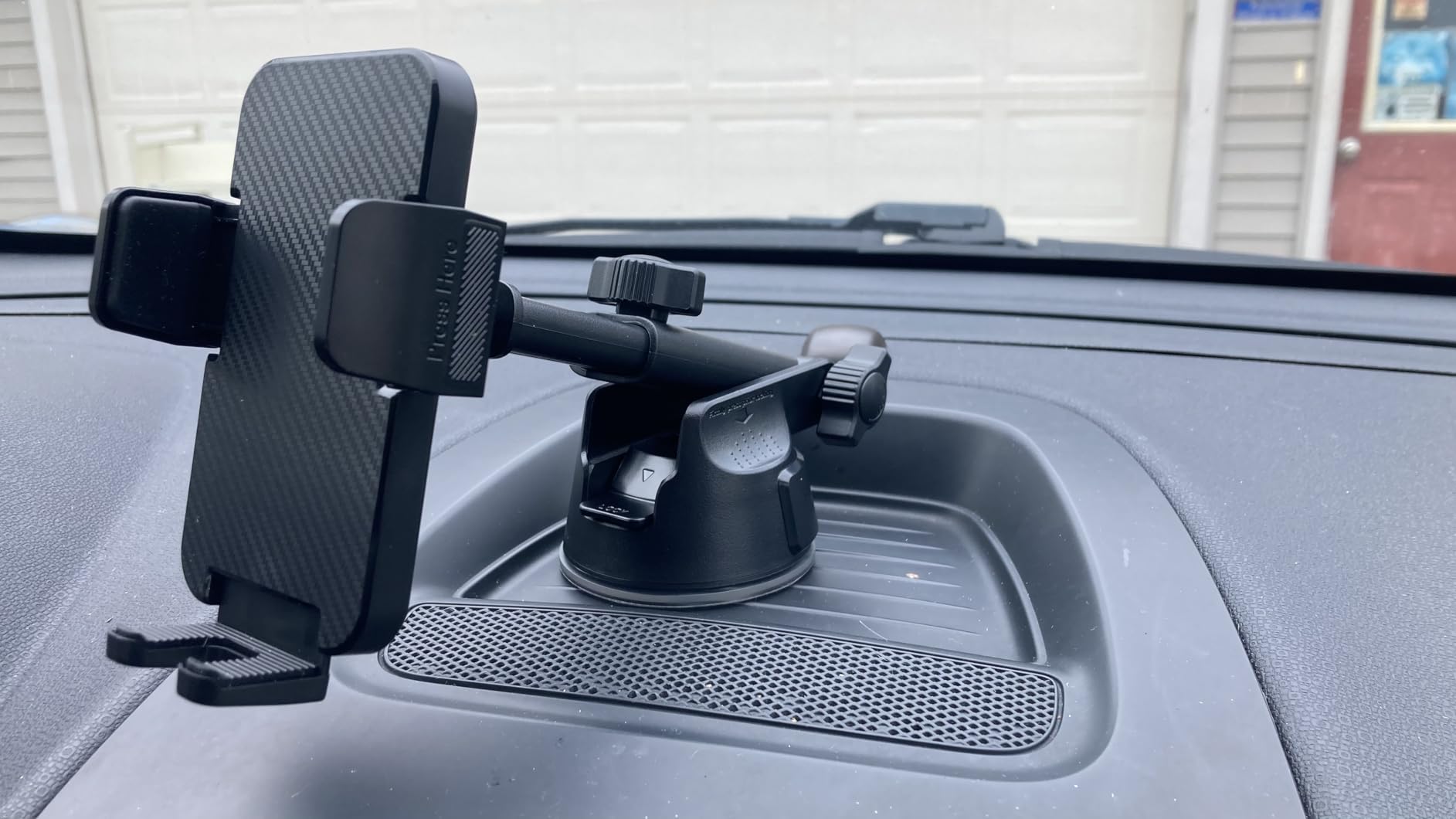Qifutan Dash Mounted Holders Phone Holders for Your Car - Phone Mount for Car Windshield Dashboard Air Vent Universal Desk Mounts Hands Free customer photo 1