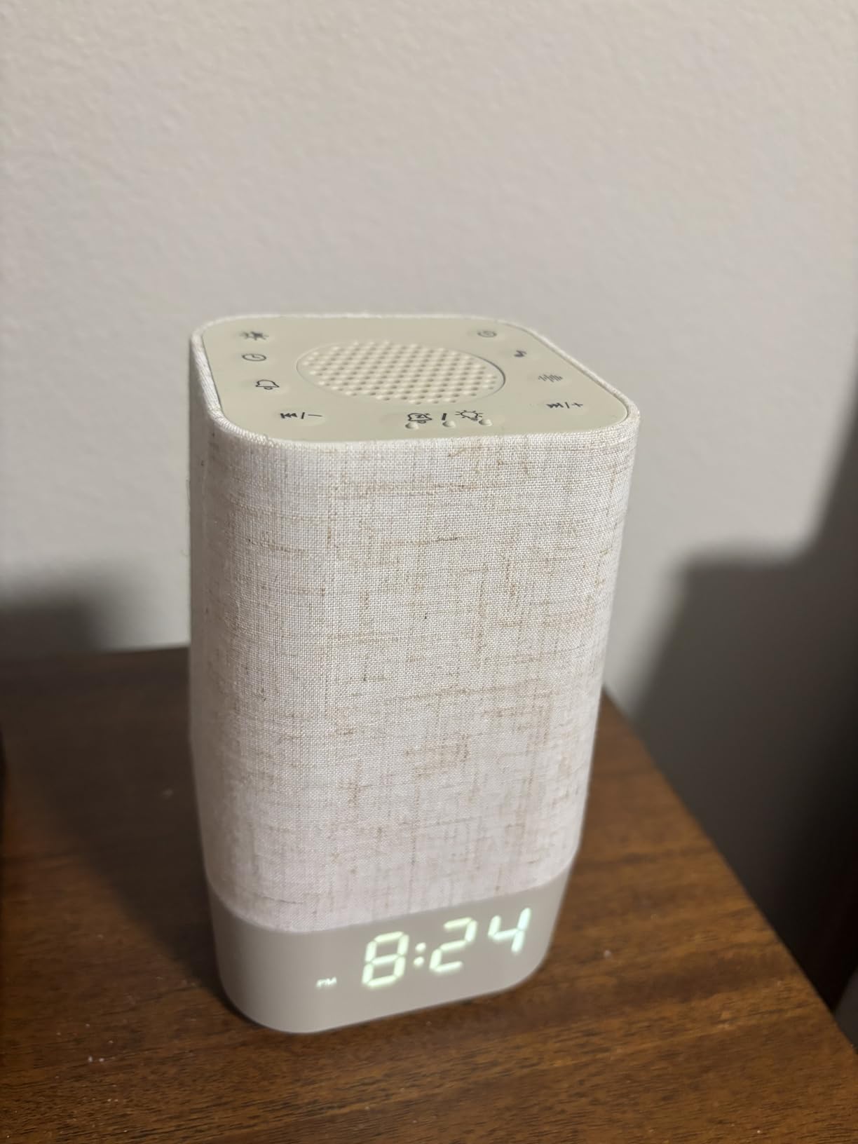 10-60 Mins Simulated Sunrise Alarm Clock: Gentle Wake Up Light with Adjustable Brightness, 32-Level Volume, Bright & Loud Enough for Dark Morning Bedroom - White Noise Machine with 30 Soothing Sounds customer photo 1