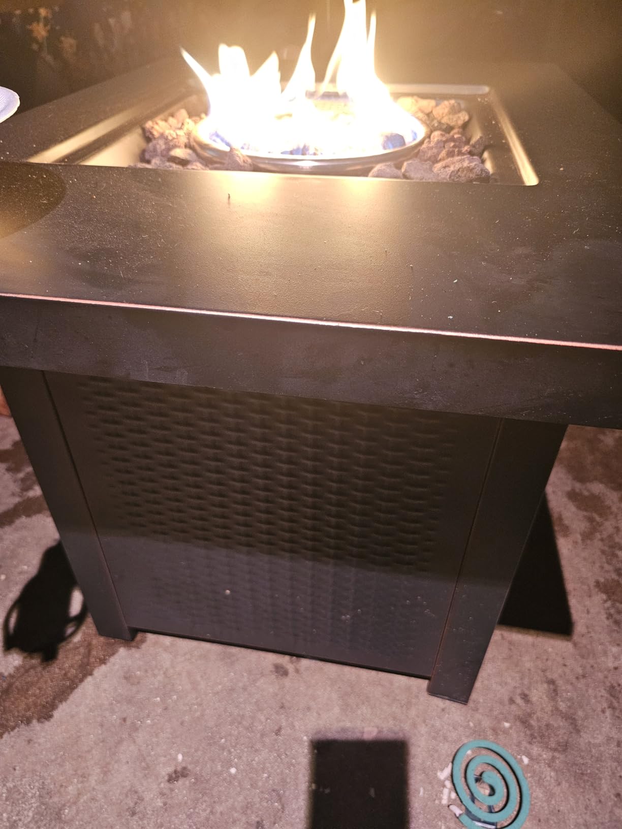 OutVue 32 Inch Propane Fire Pit Table, Outdoor Gas Fire Pits with 2 Drink Holders, Lid & Lava Rock, 50000 BTU Firepit Table for Dinning, Party in Outside, Patio, Garden or Yard customer photo 2